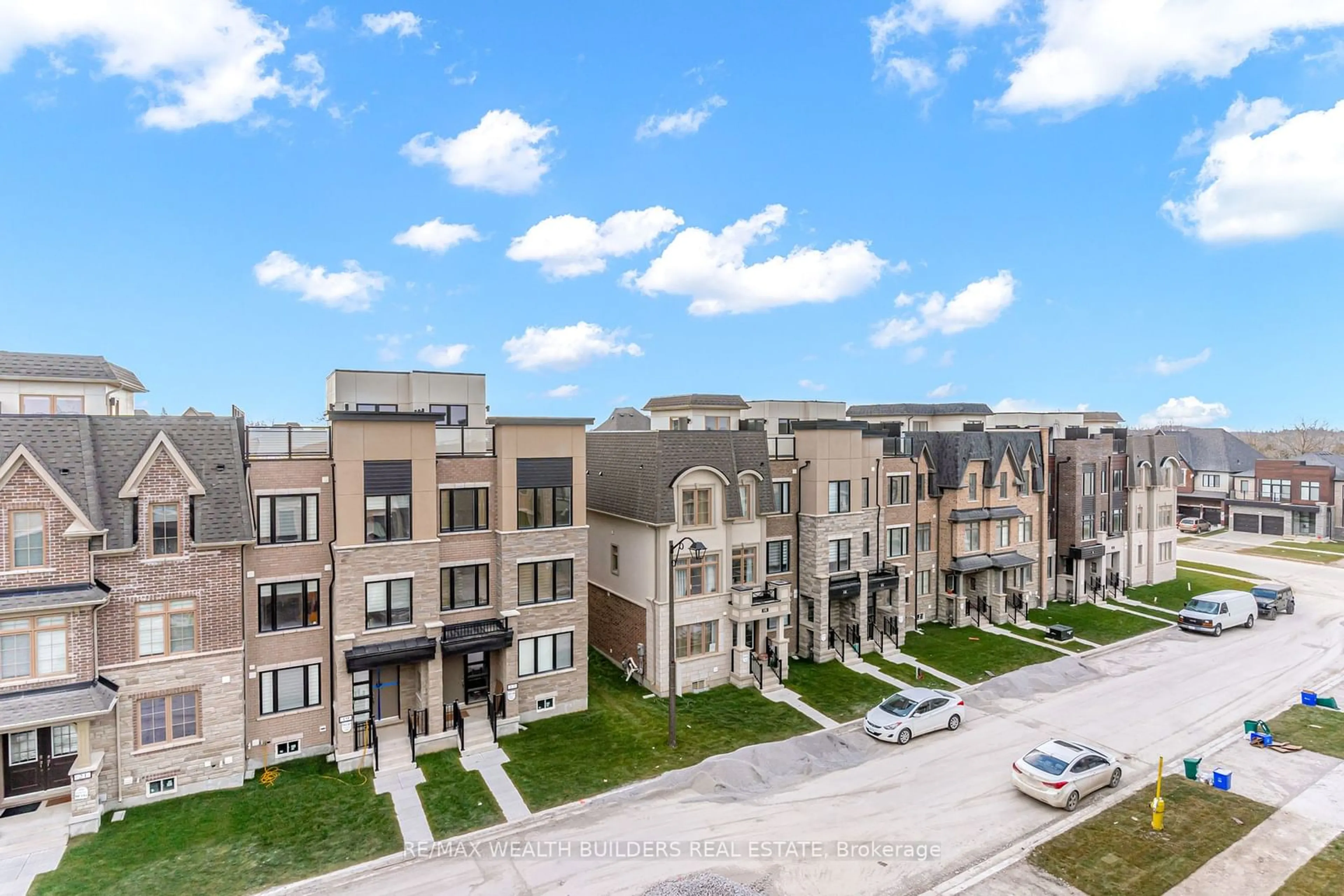 A pic from exterior of the house or condo, the street view for 20 William Shearn Cres, Markham Ontario L6C 3J4