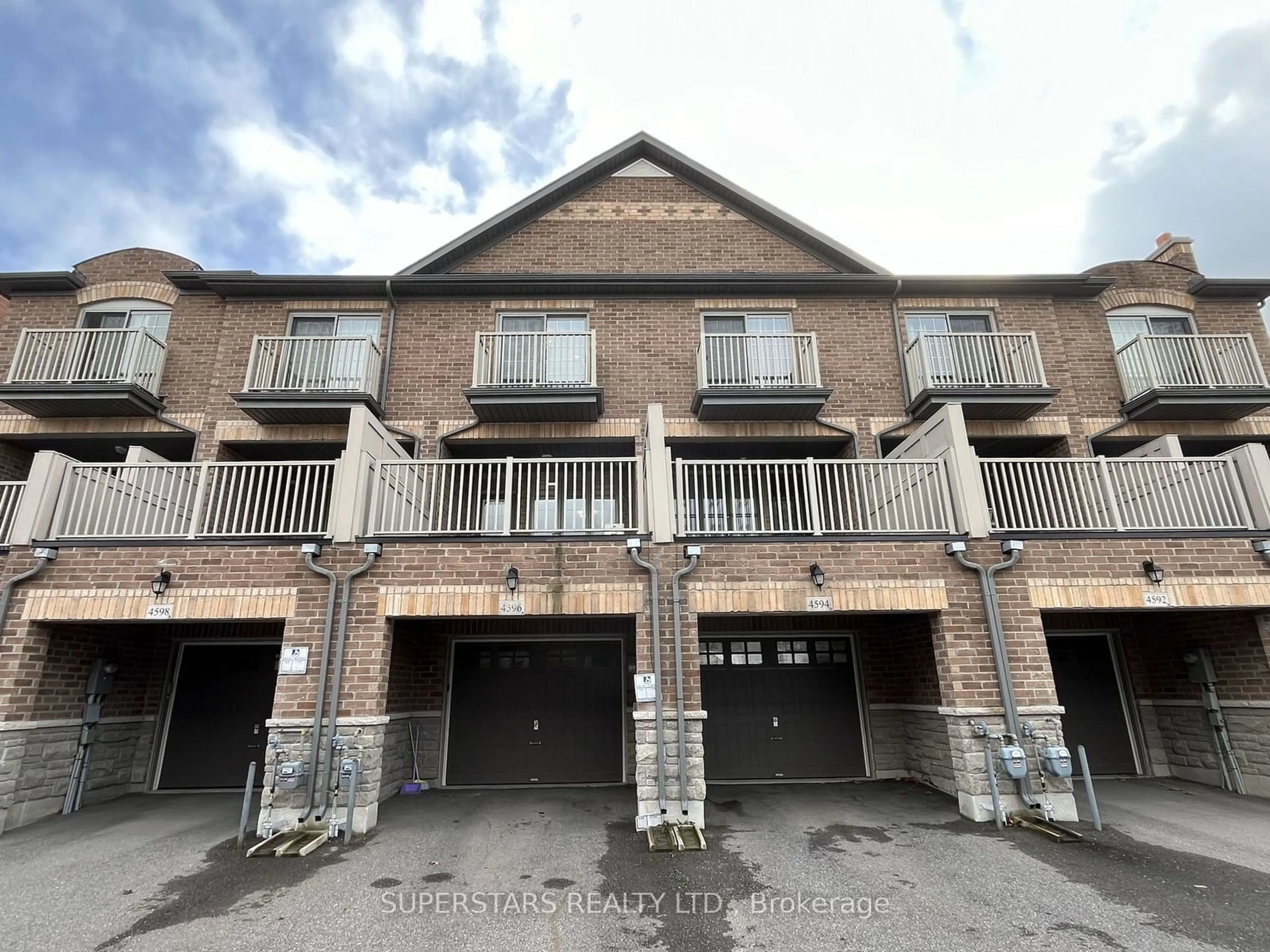 A pic from exterior of the house or condo, the front or back of building for 4596 16TH Ave, Markham Ontario L6C 0X6