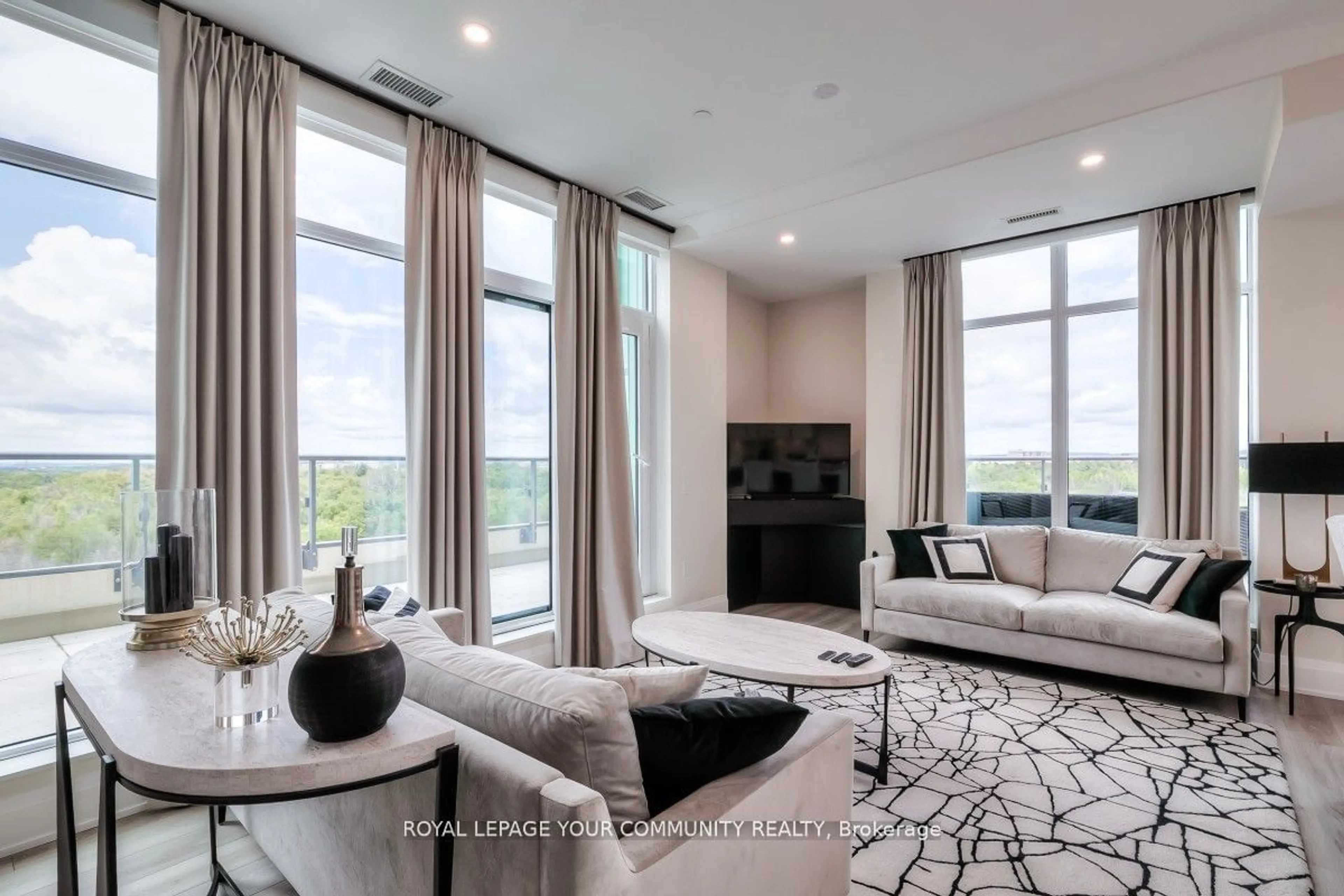 Living room, carpet floors for 11782 Ninth Line #PH 706, Whitchurch-Stouffville Ontario L4A 5E9