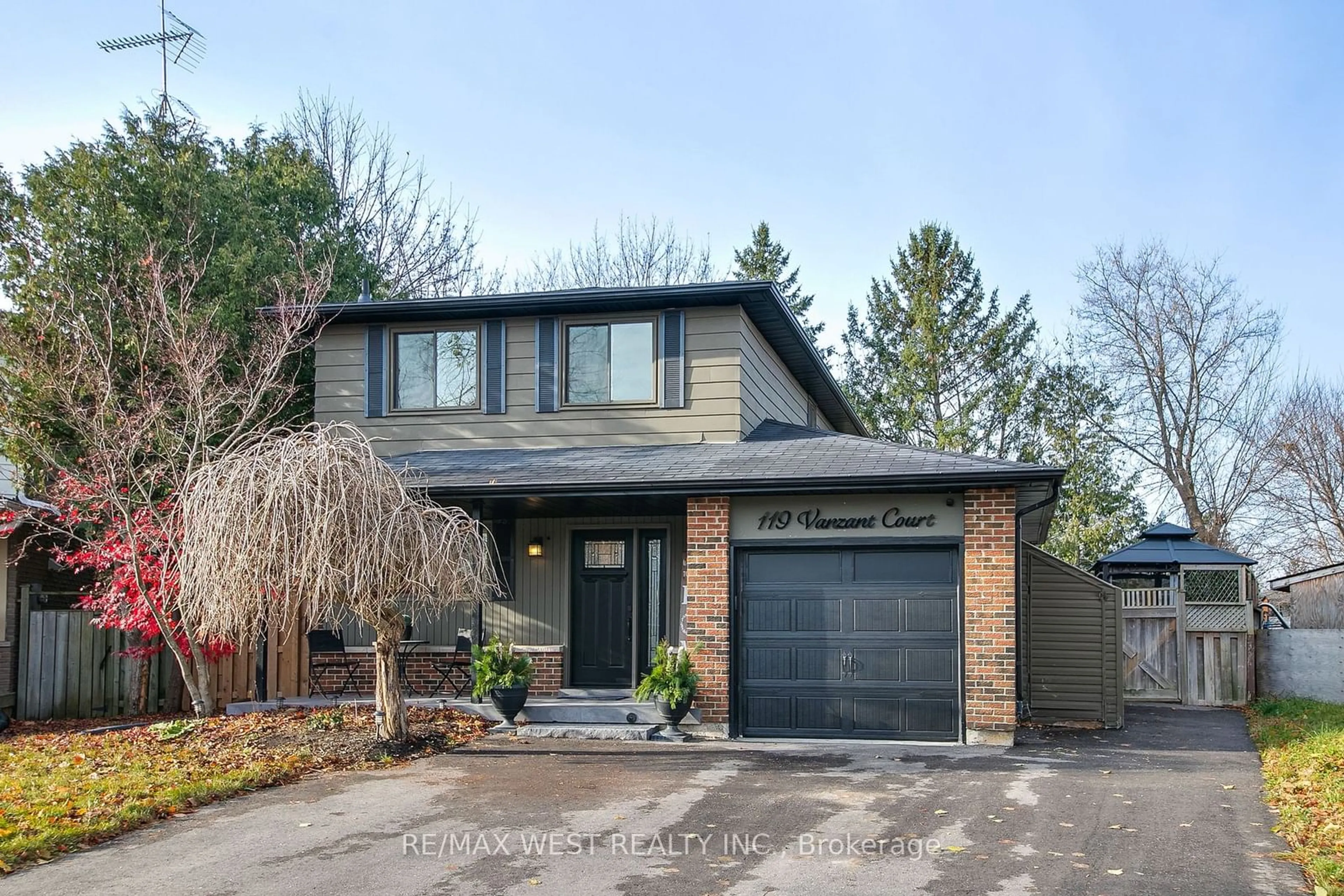 Home with brick exterior material for 119 Vanzant Crt, Whitchurch-Stouffville Ontario L4A 4Z2