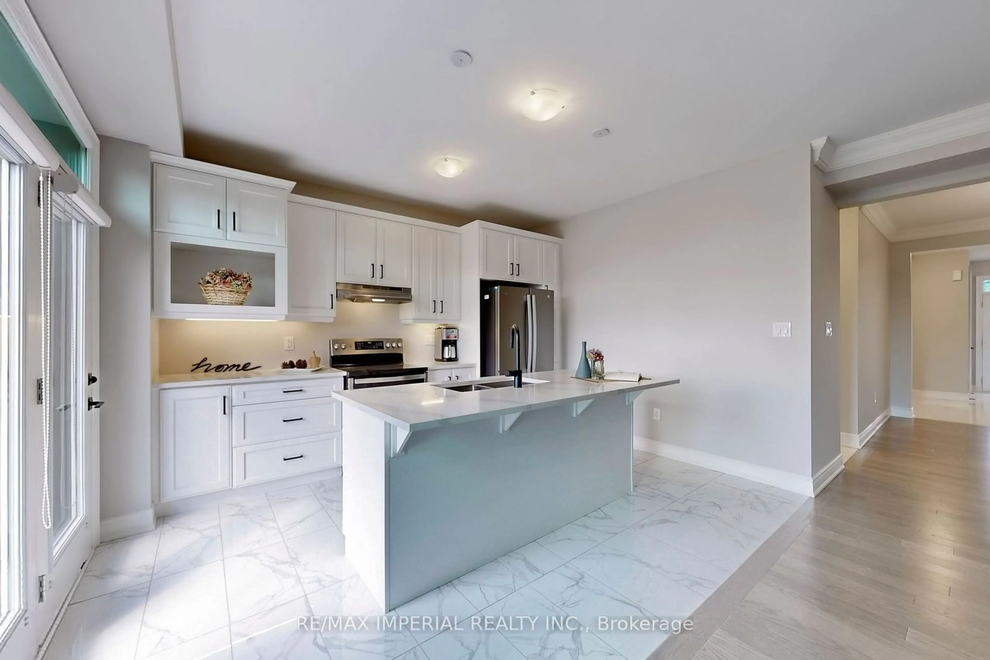 Contemporary kitchen, ceramic floors, cottage for 5 Erin Ridge Crt, Markham Ontario L6C 1A6