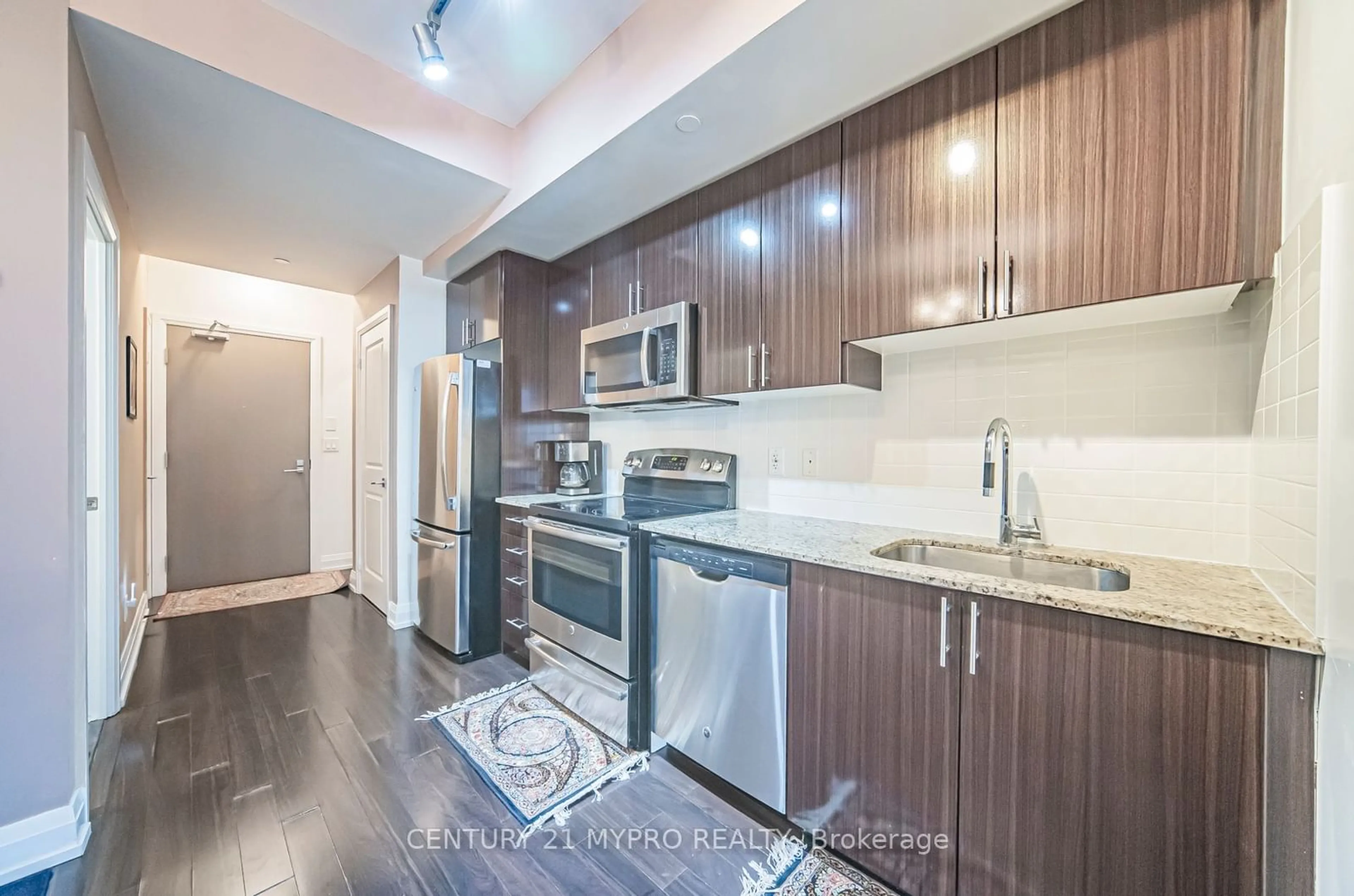 Standard kitchen, wood floors for 7165 Yonge St #903, Markham Ontario L3T 0C9