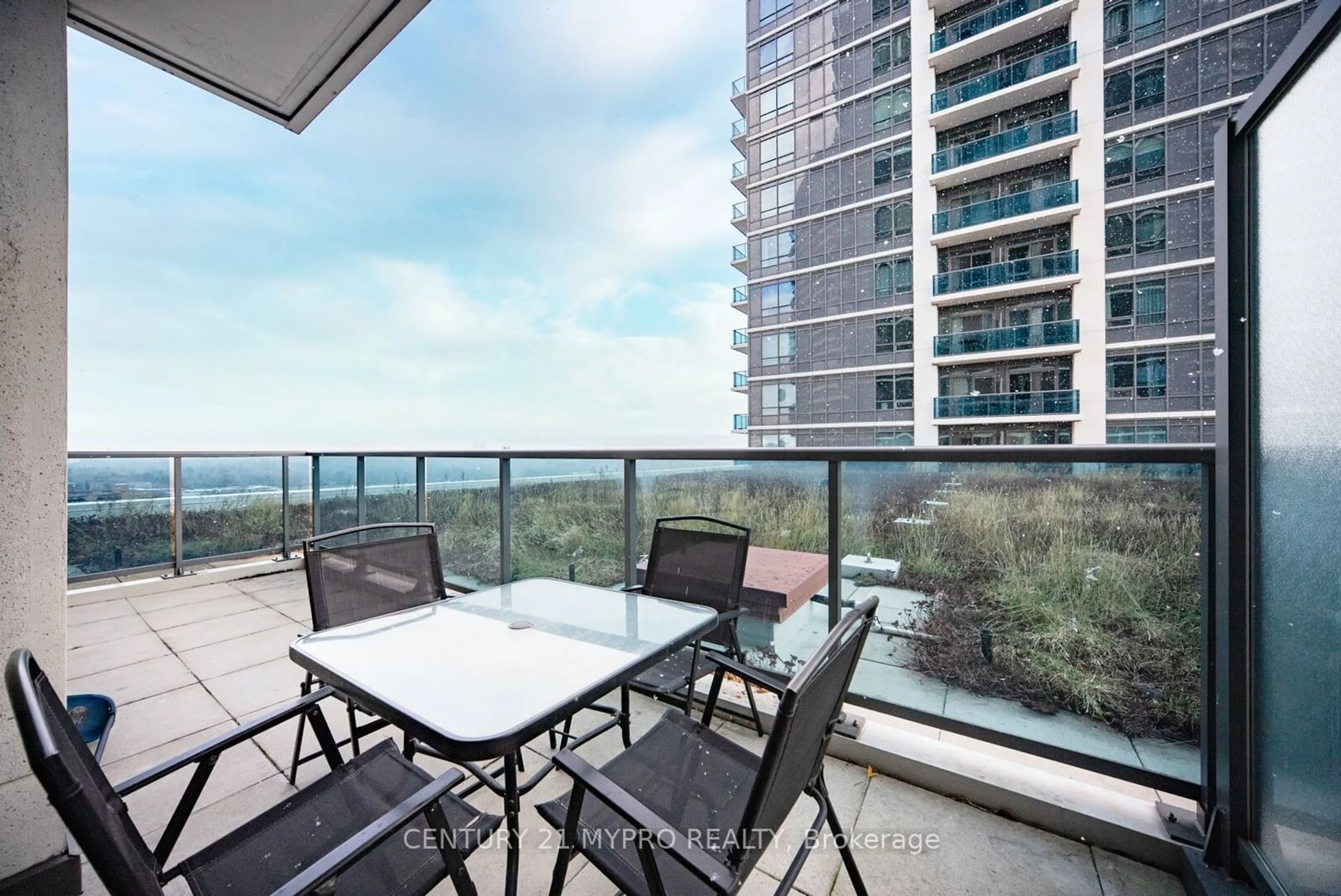 Balcony in the apartment for 7165 Yonge St #903, Markham Ontario L3T 0C9