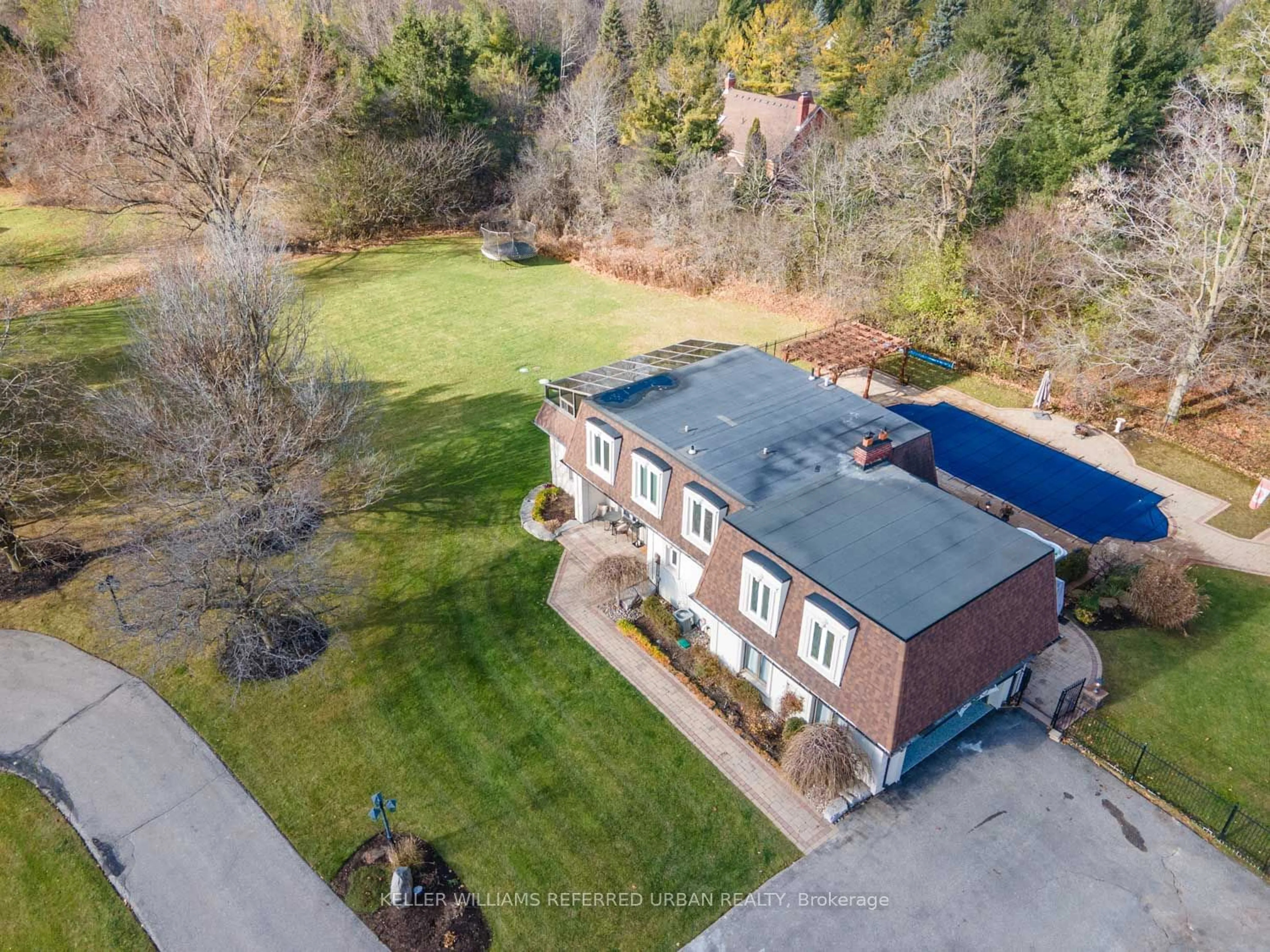 Frontside or backside of a home, the fenced backyard for 7 Houdini Way, Aurora Ontario L4G 6X1