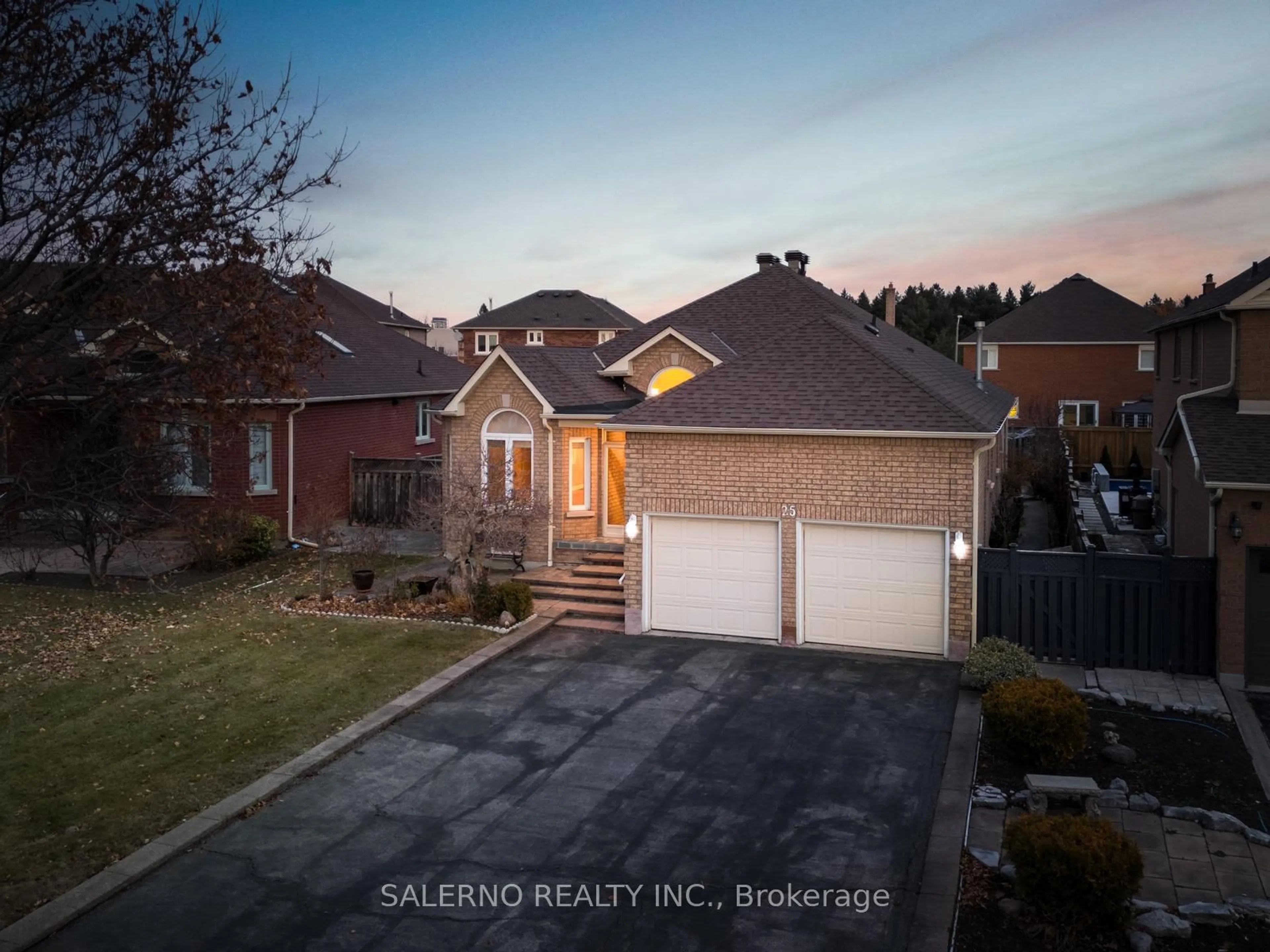 Frontside or backside of a home, cottage for 25 Lockheed Ave, Vaughan Ontario L6A 1X9