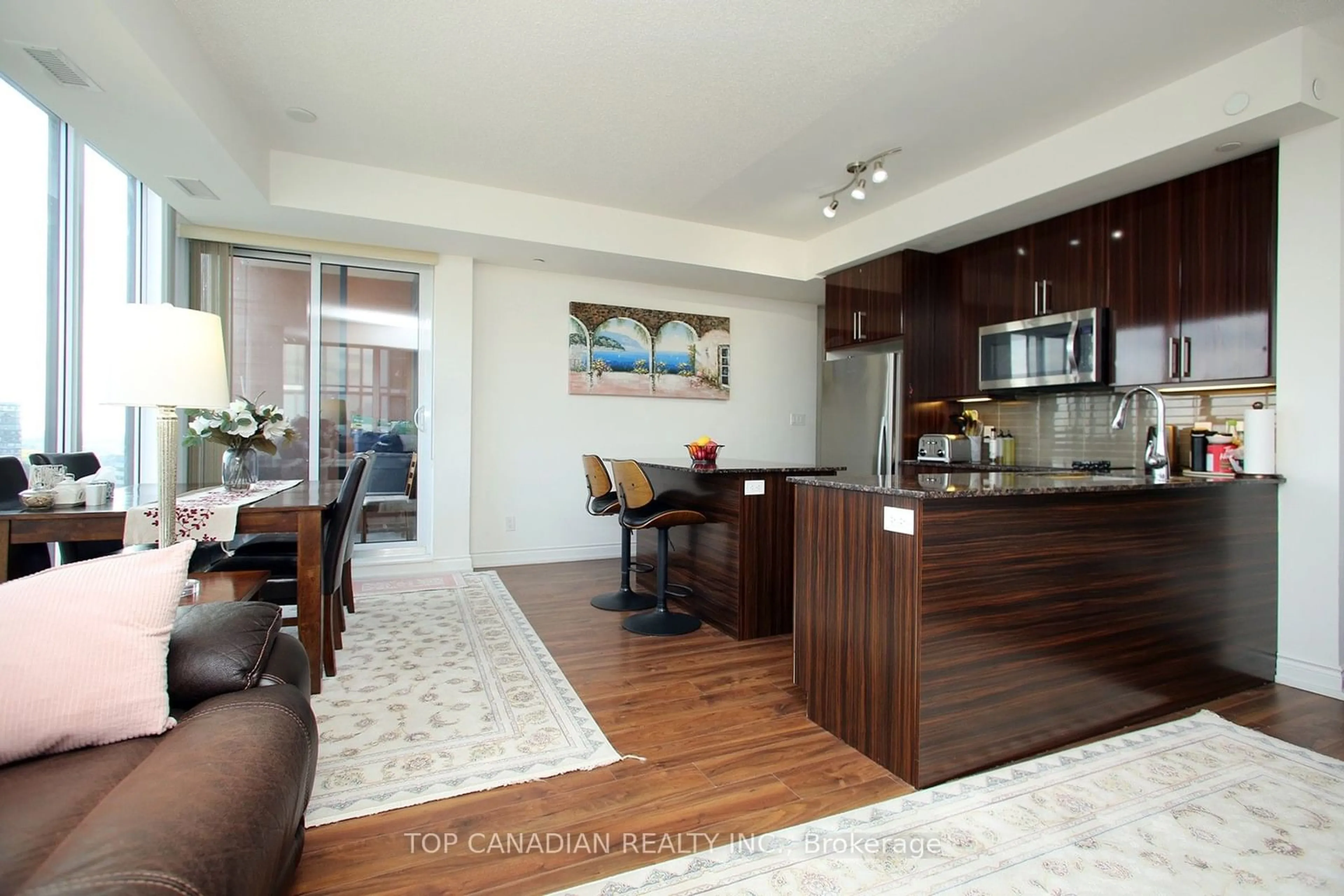 Open concept kitchen for 9600 Yonge St #1111B, Richmond Hill Ontario L4C 0X3