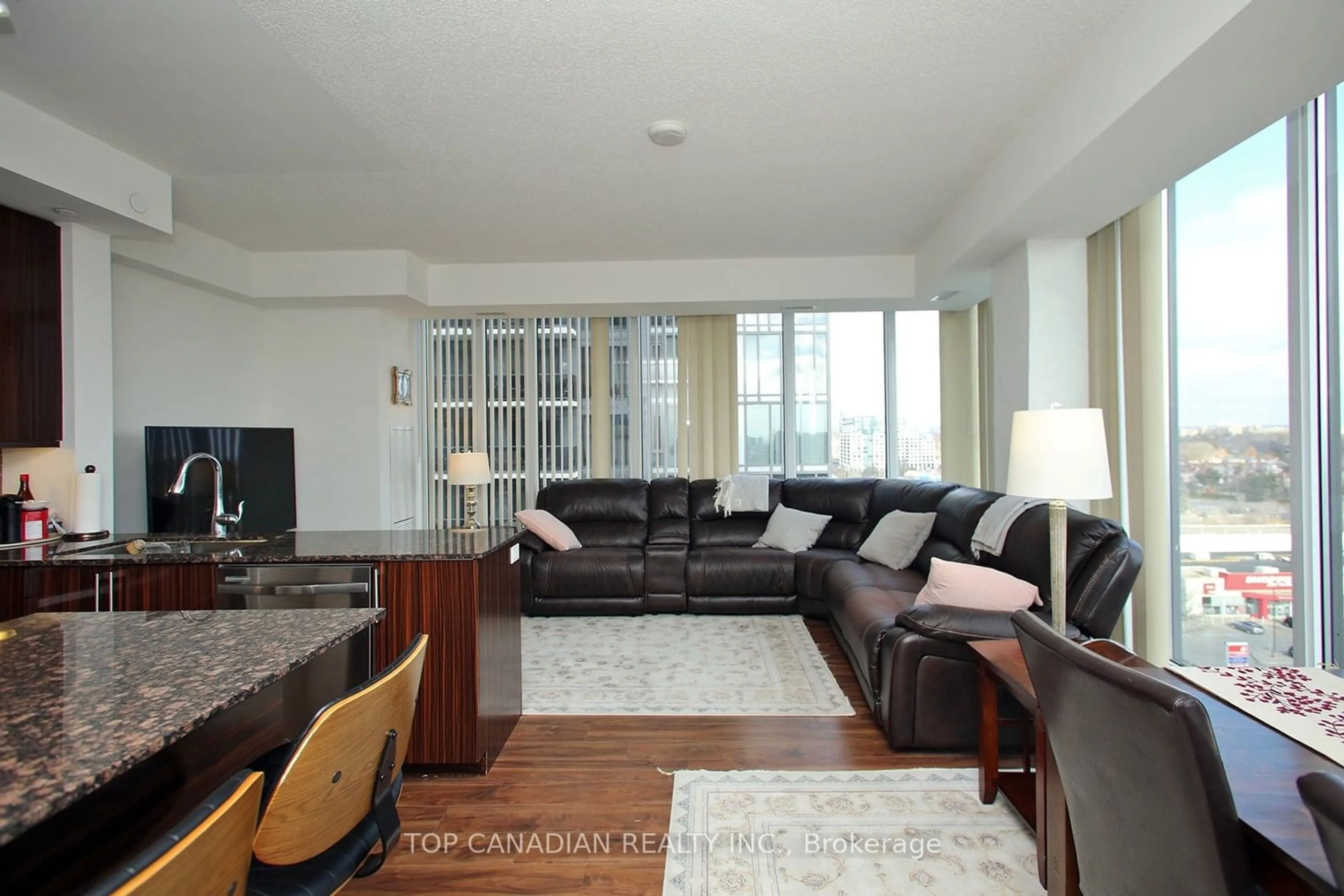 Living room, wood floors for 9600 Yonge St #1111B, Richmond Hill Ontario L4C 0X3