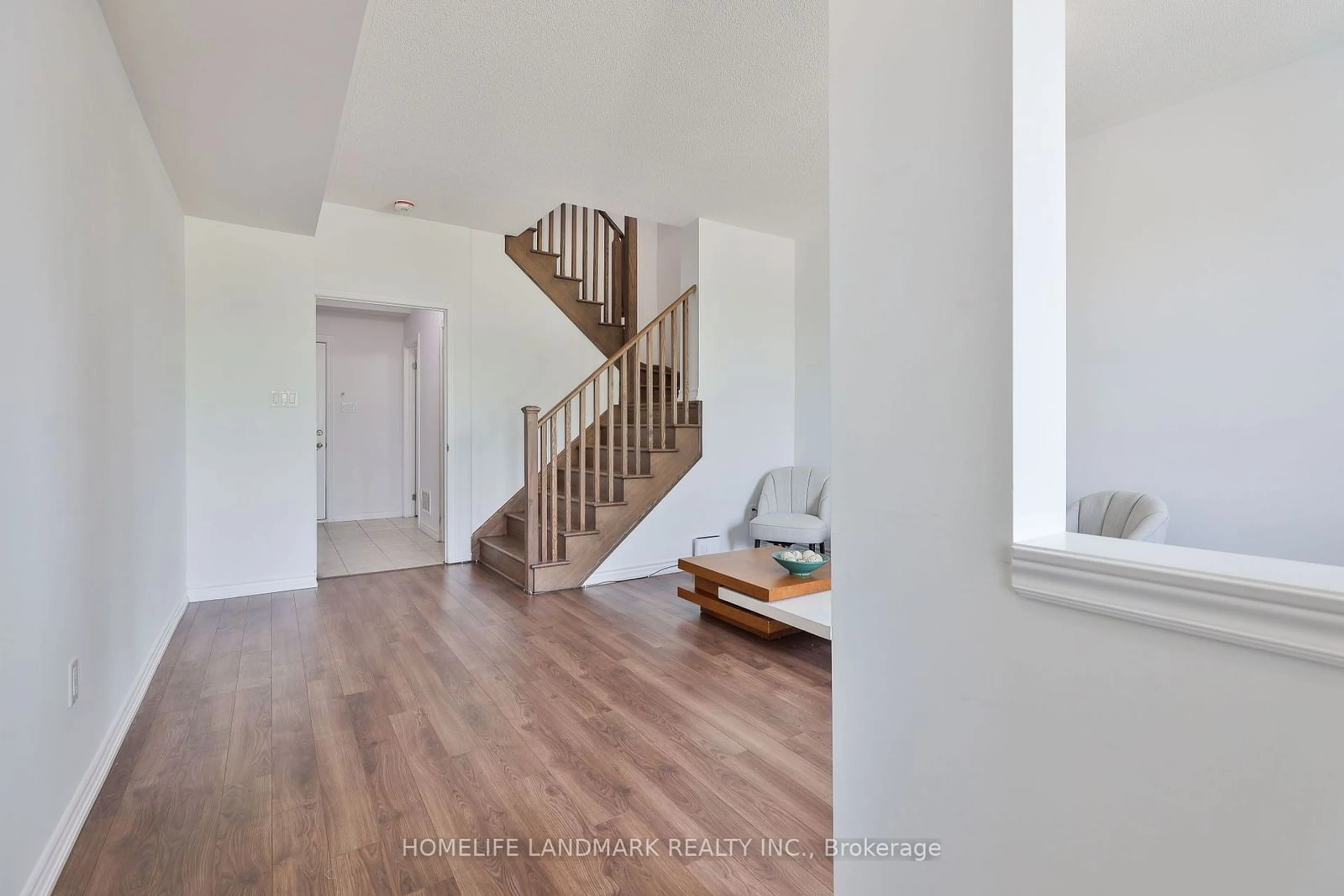 Indoor entryway, wood floors for 153 Rustle Woods Ave, Markham Ontario L6B 1A8