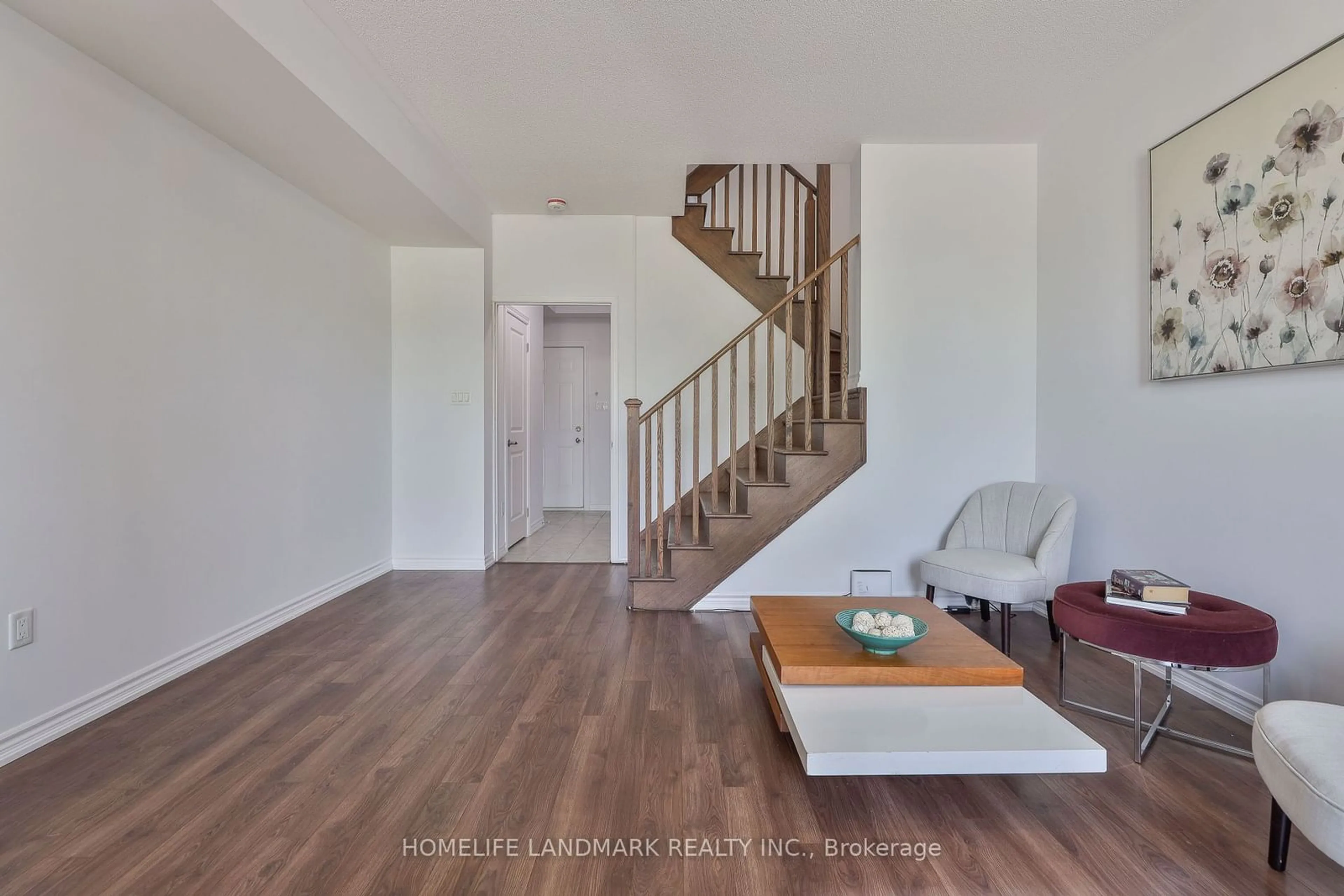 Indoor entryway, wood floors for 153 Rustle Woods Ave, Markham Ontario L6B 1A8