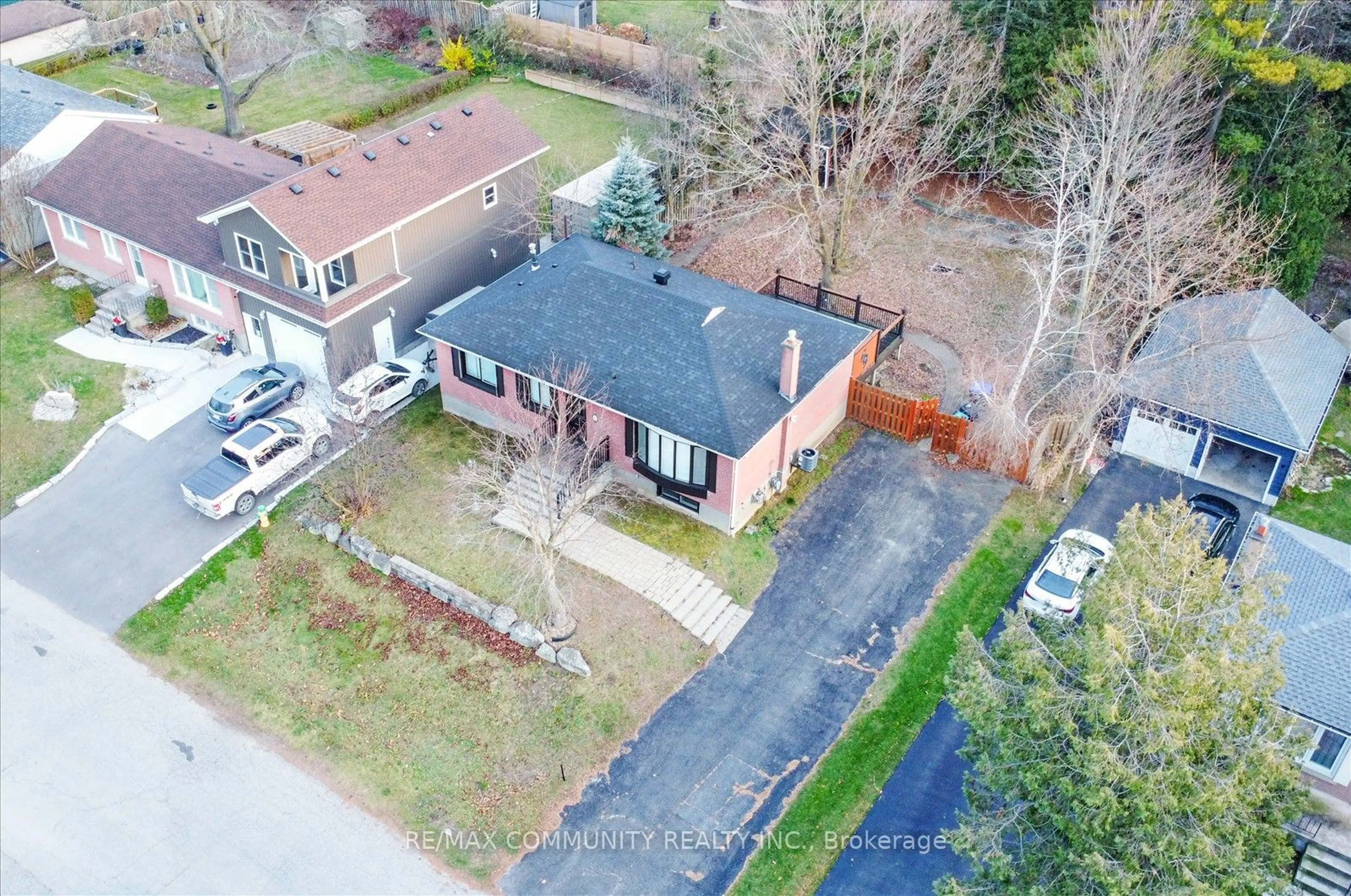 Frontside or backside of a home, the street view for 25 George St, New Tecumseth Ontario L9R 1M7