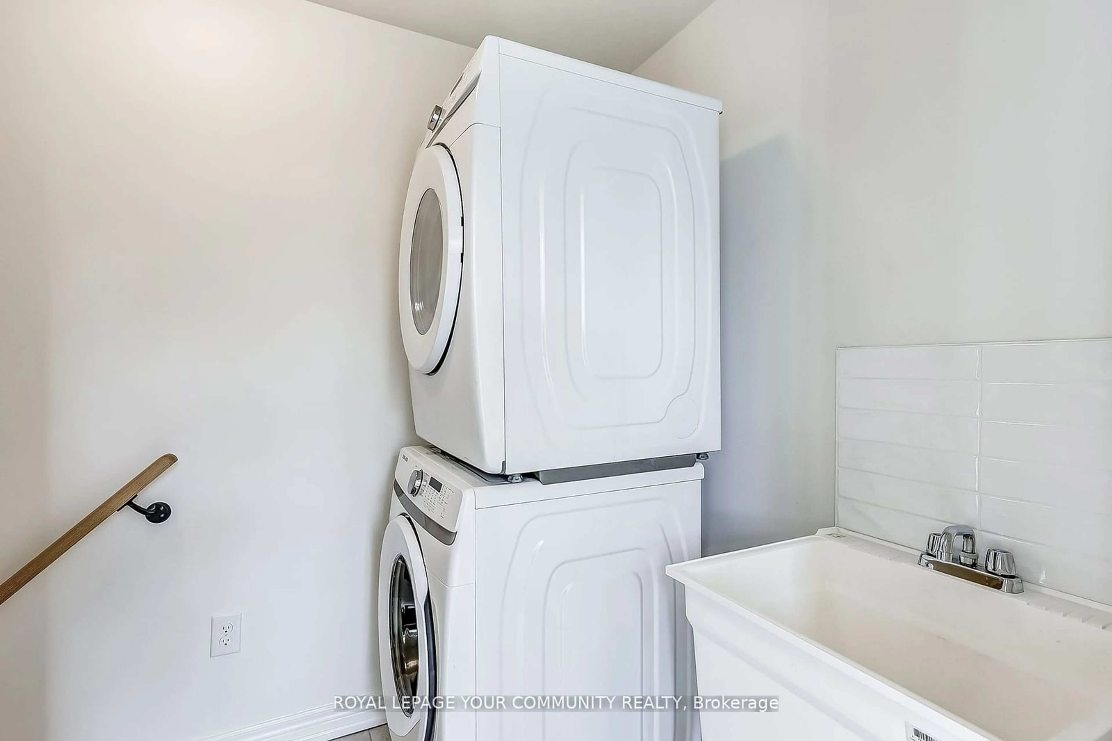 Washer and dryer for 292 King Rd, Richmond Hill Ontario L4E 1H3