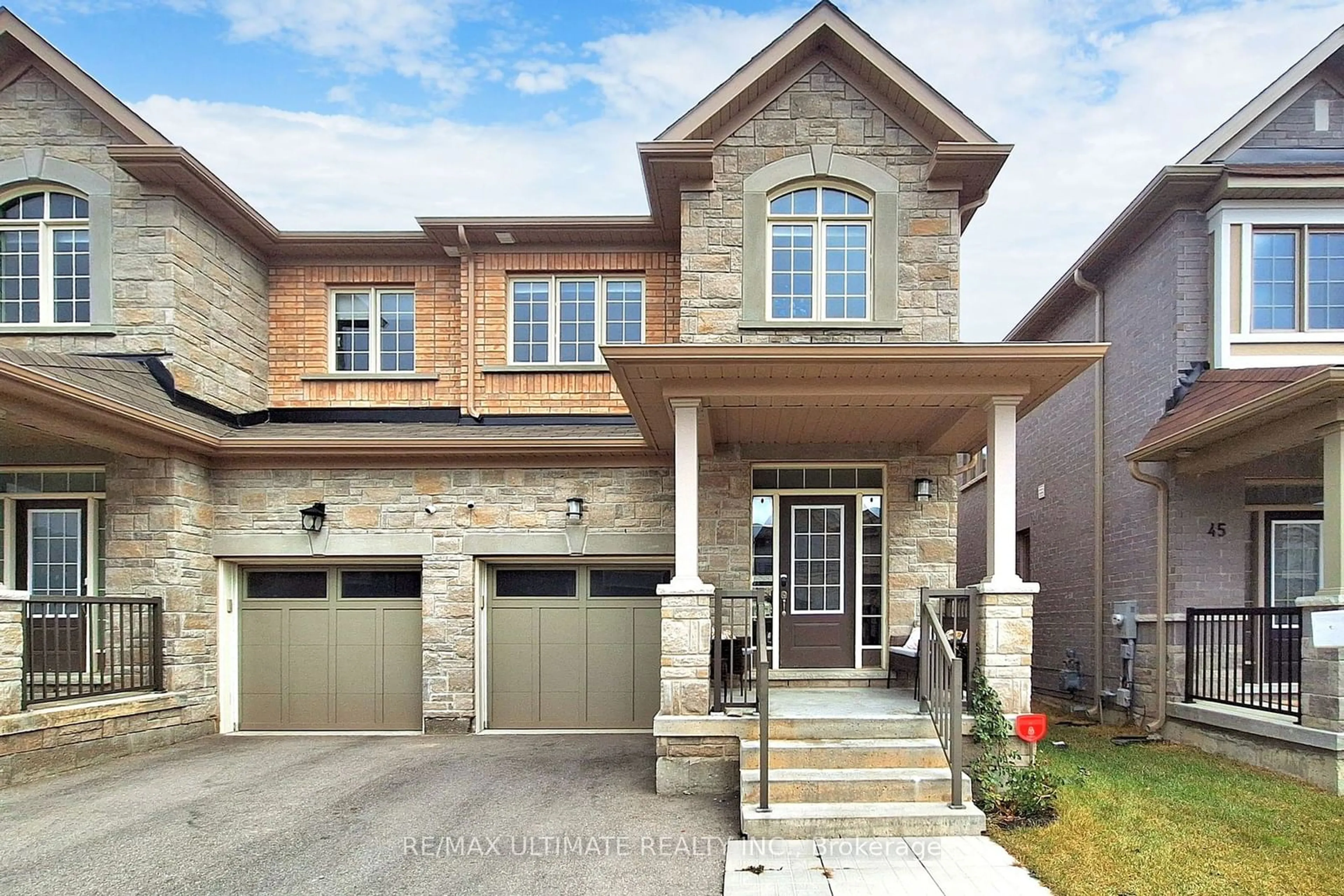 Home with brick exterior material for 47 Frederick Taylor Way, East Gwillimbury Ontario L0G 1M0