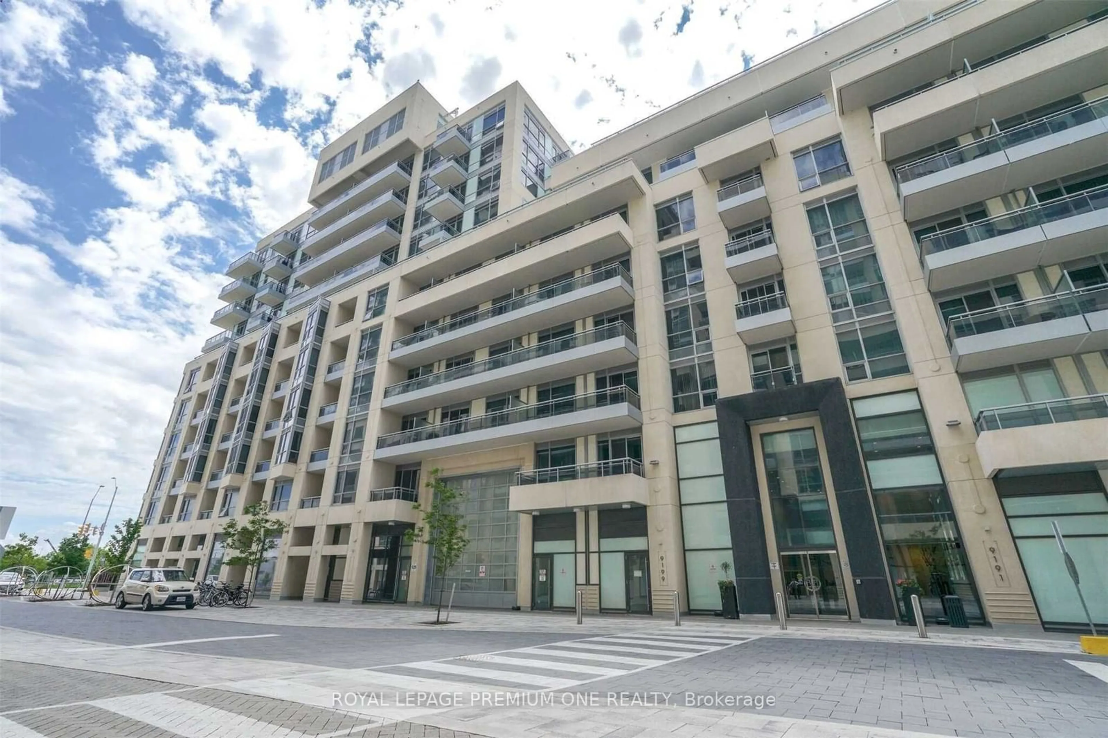 A pic from exterior of the house or condo, the front or back of building for 9199 Yonge St #707, Richmond Hill Ontario L4C 1H9