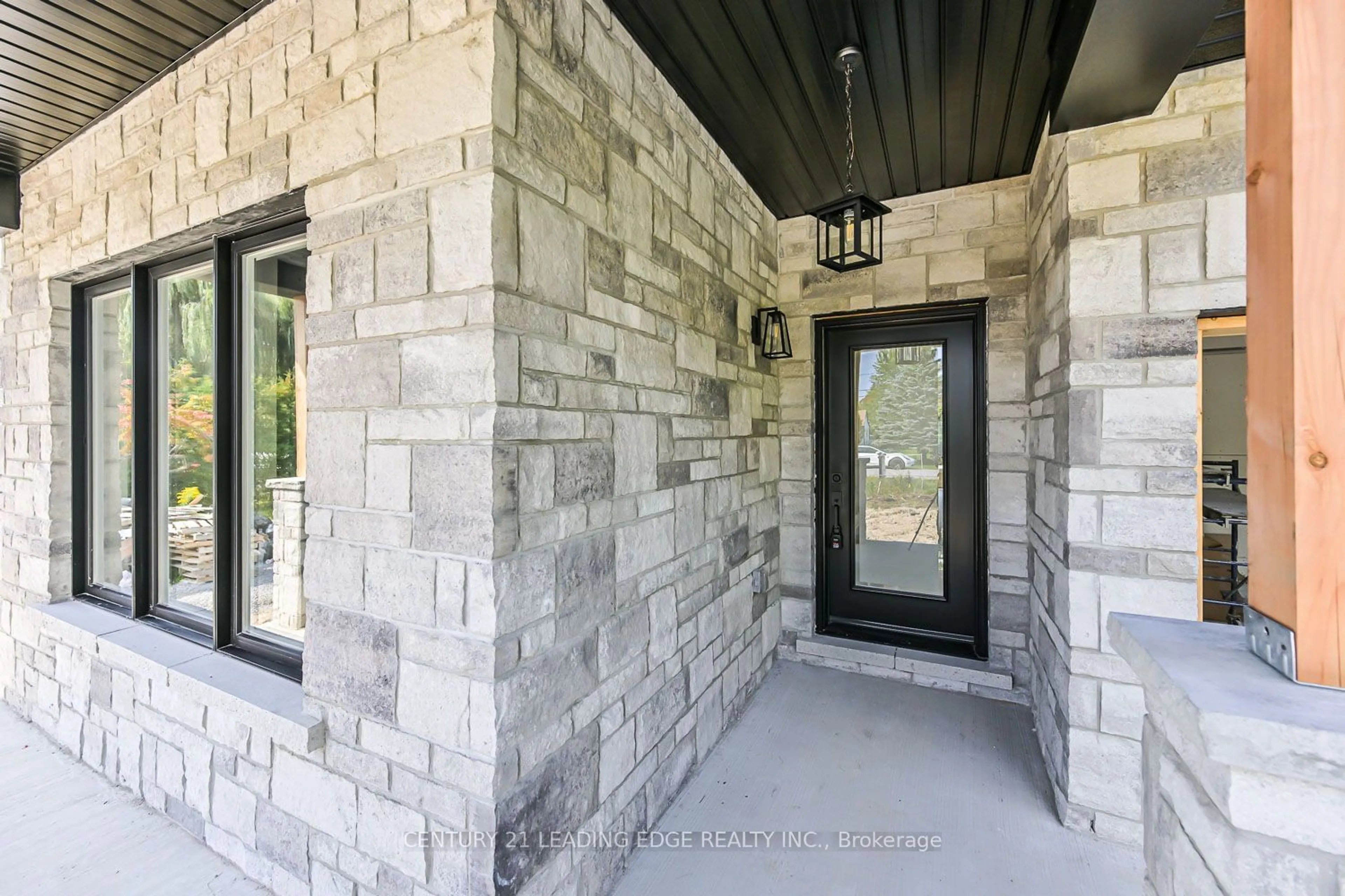 Indoor entryway, cement floor for 826 Montsell Ave, Georgina Ontario L0E 1S0