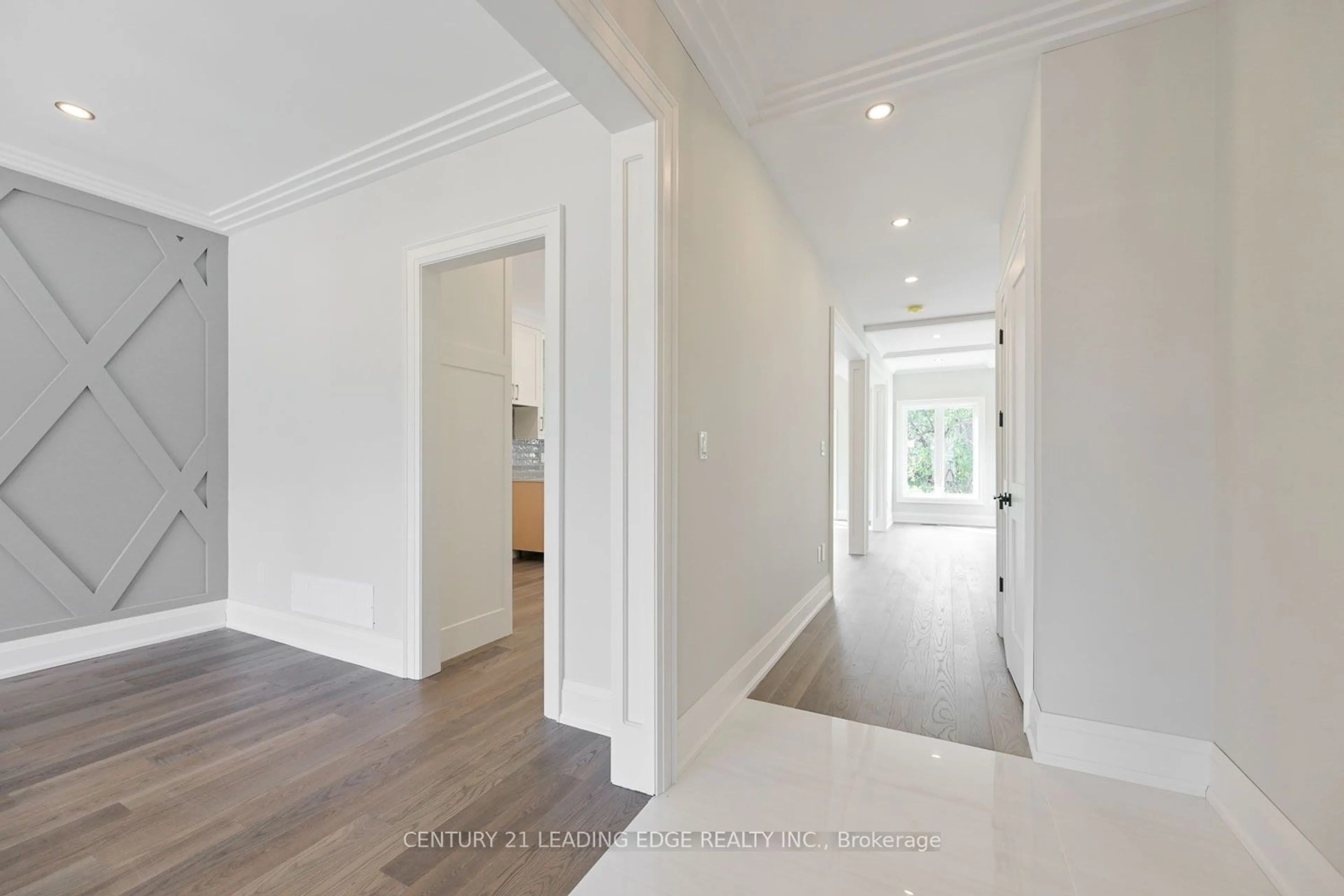 Indoor entryway, wood floors for 826 Montsell Ave, Georgina Ontario L0E 1S0