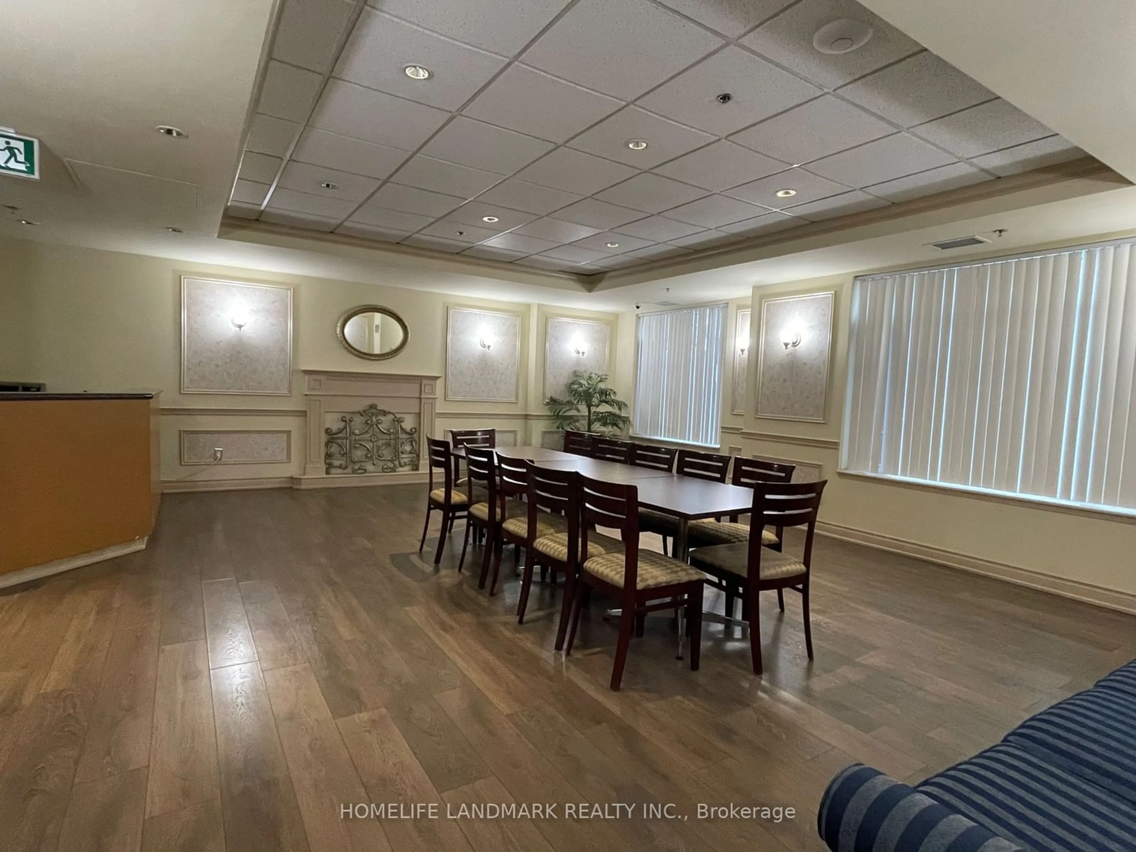 Dining room, wood floors for 135 Pond Dr #1001, Markham Ontario L3T 7V6