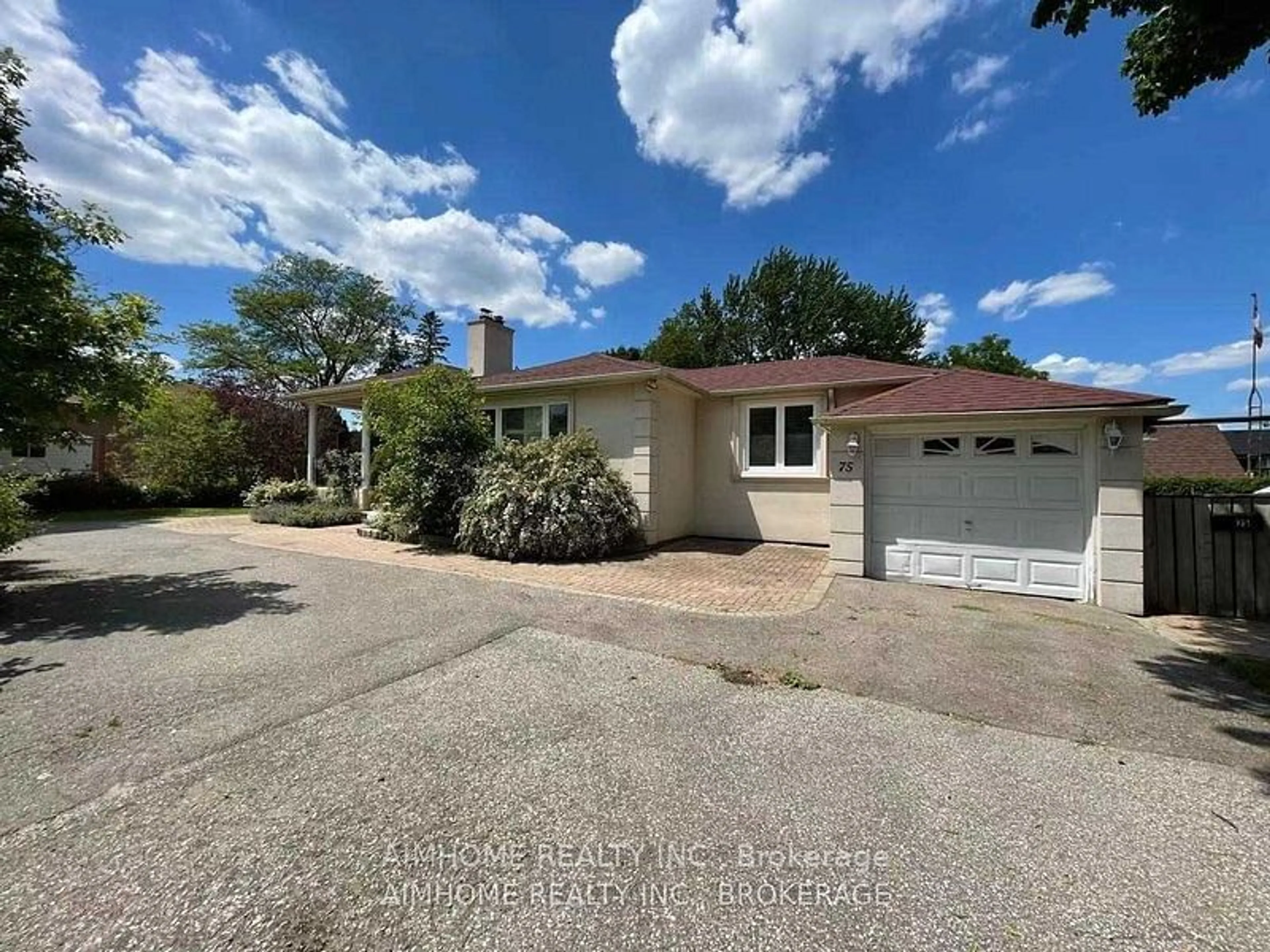 Frontside or backside of a home, cottage for 75 Harding Blvd, Richmond Hill Ontario L4C 1S7