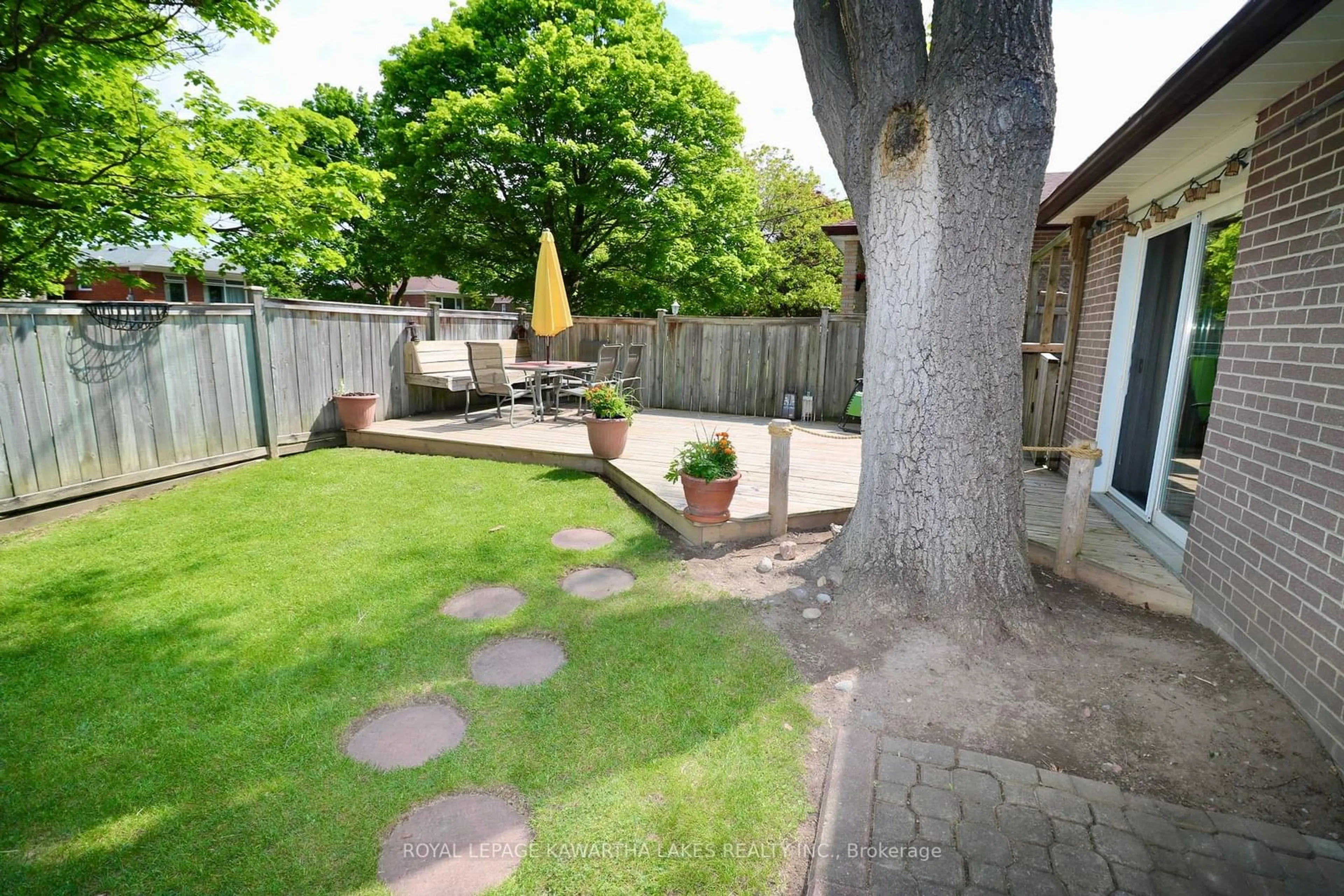 Patio, the fenced backyard for 403 Alper St, Richmond Hill Ontario L4C 2Z5