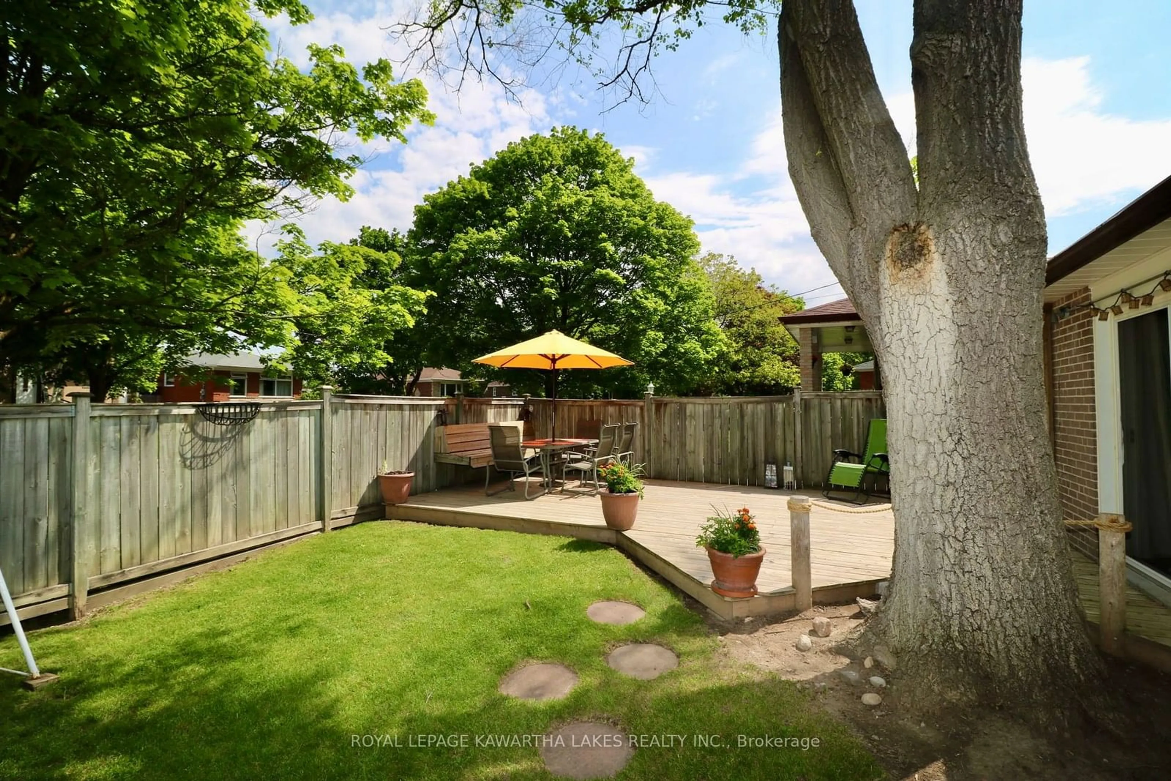 Patio, the fenced backyard for 403 Alper St, Richmond Hill Ontario L4C 2Z5