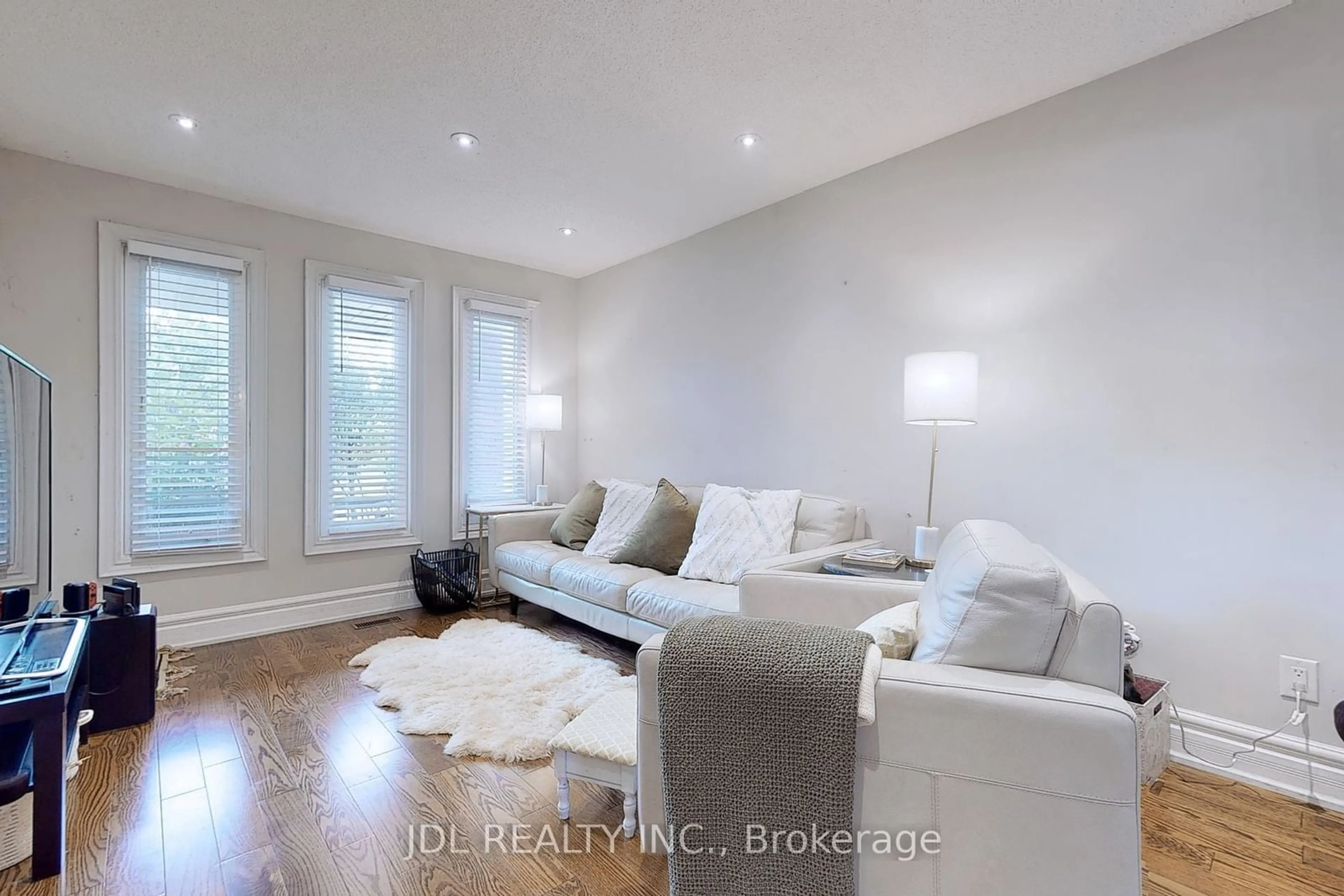 Living room, wood floors for 132 Belview Ave, Vaughan Ontario L4L 5N8