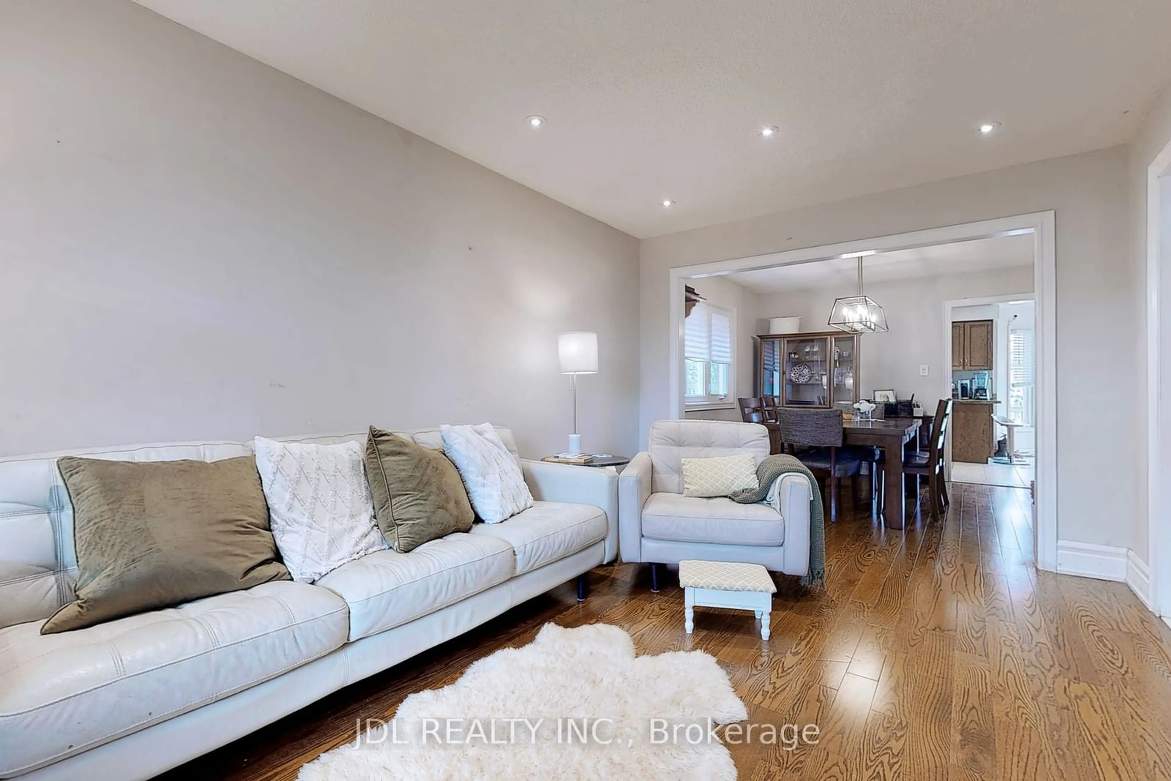 Living room, wood floors for 132 Belview Ave, Vaughan Ontario L4L 5N8