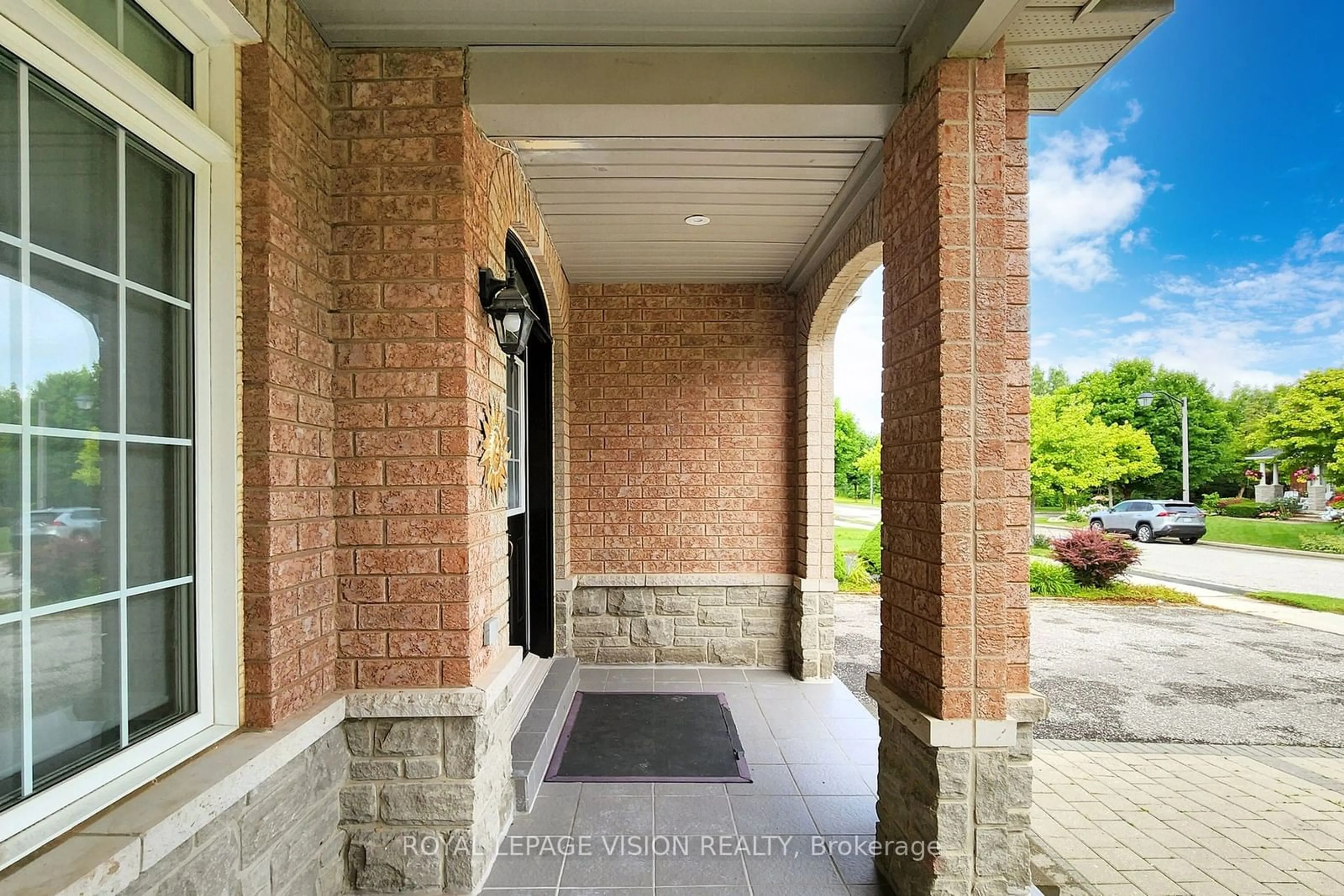 Indoor entryway, cement floor for 167 Golden Meadow Dr, Markham Ontario L6E 1E2