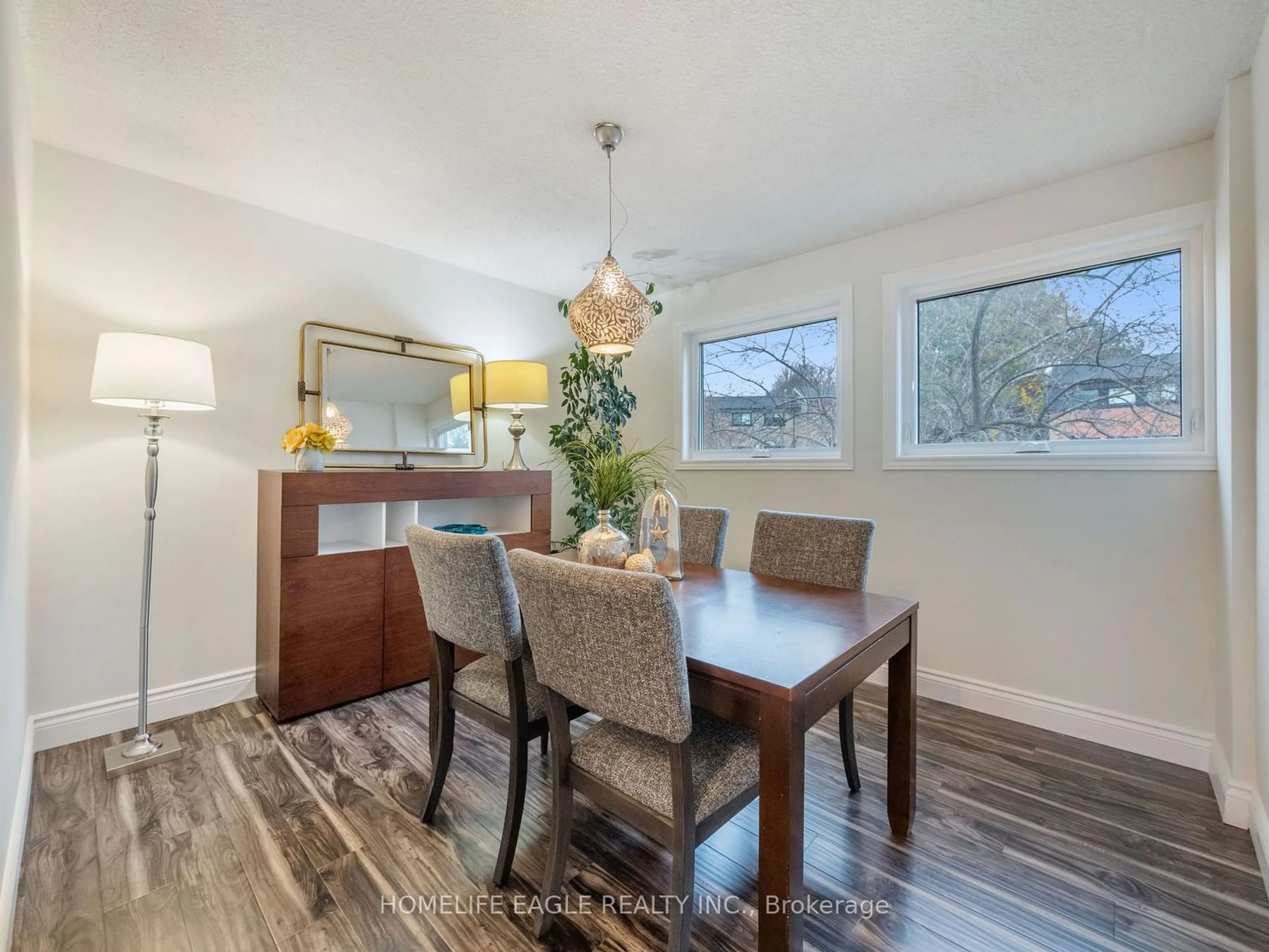 Dining room, wood floors for 64 Poplar Cres #47, Aurora Ontario L4G 3L3