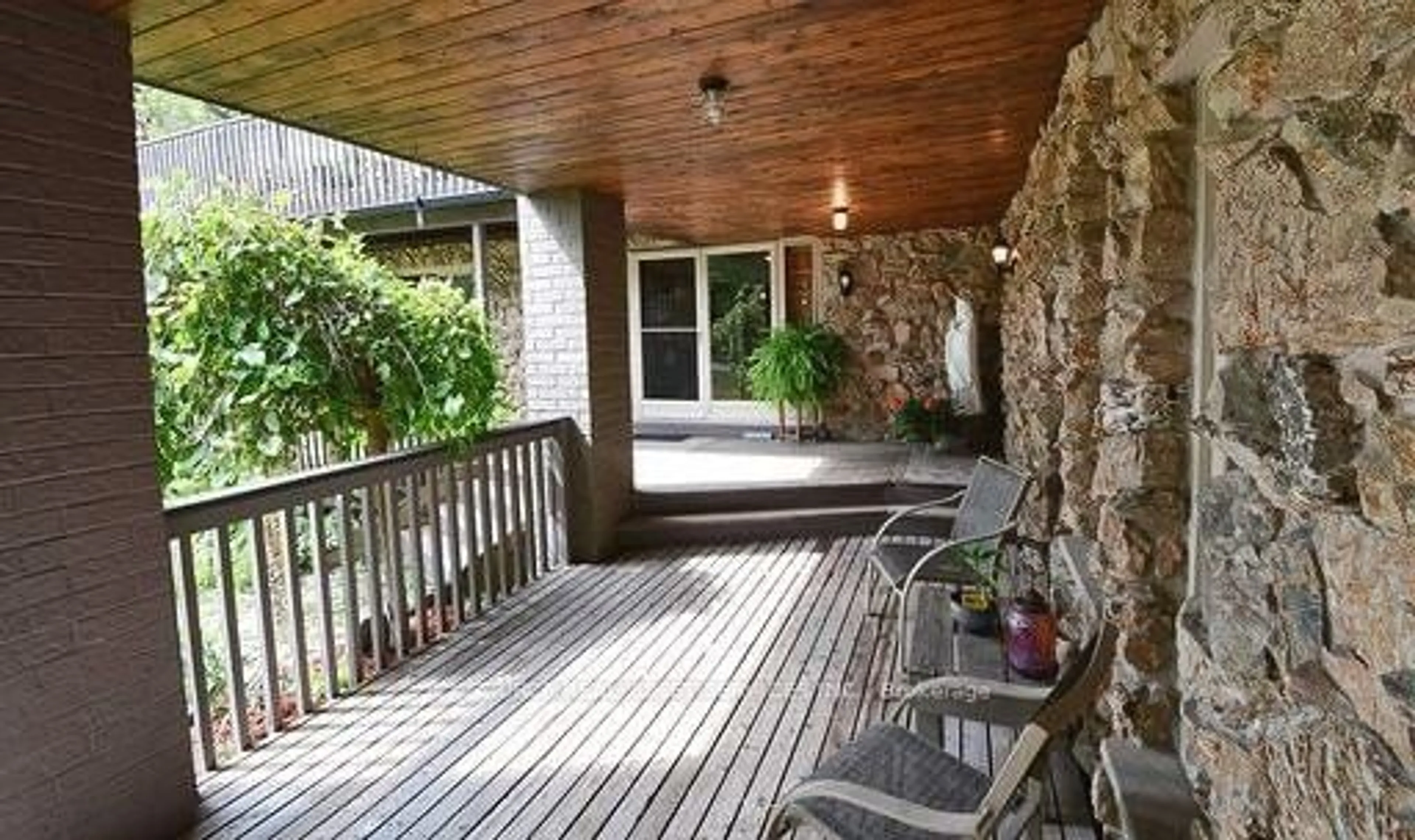 Patio, cottage for 4282 Vivian Rd, Whitchurch-Stouffville Ontario L4A 1Z2