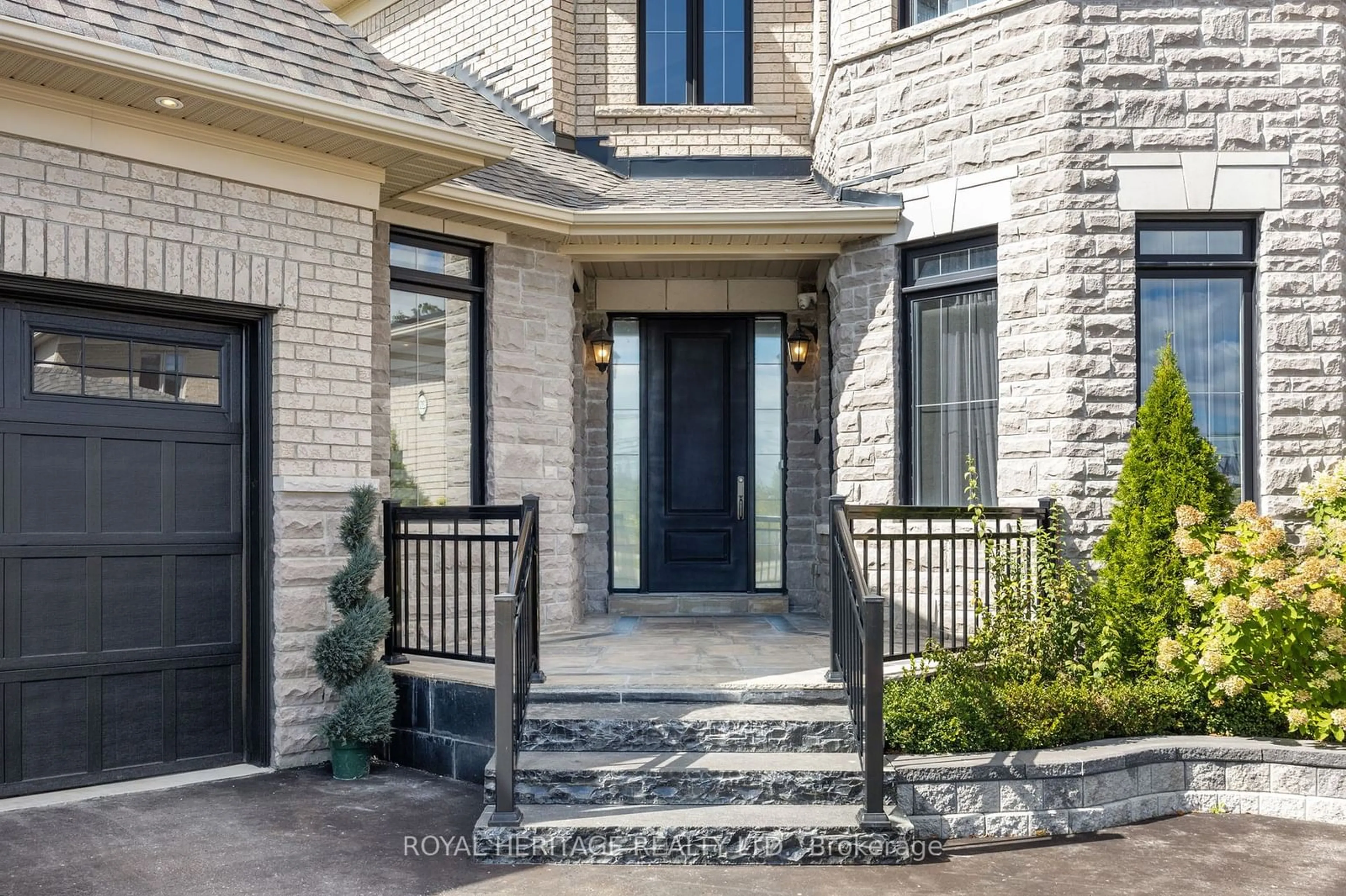 Home with brick exterior material, street for 20 Kingstree Crt, Whitchurch-Stouffville Ontario L4A 0G9