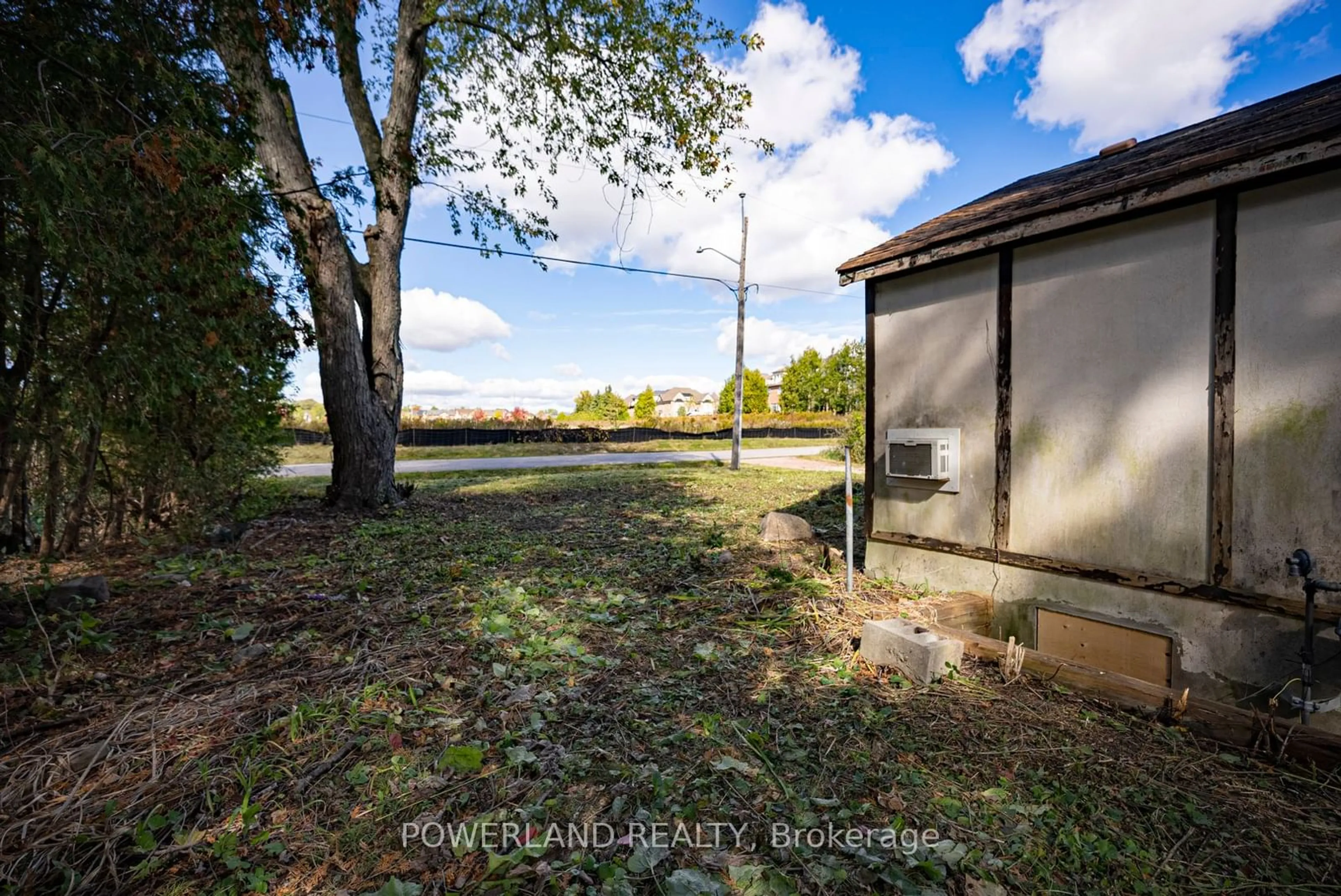 Shed for 209 Harris Ave, Richmond Hill Ontario L4E 3M3