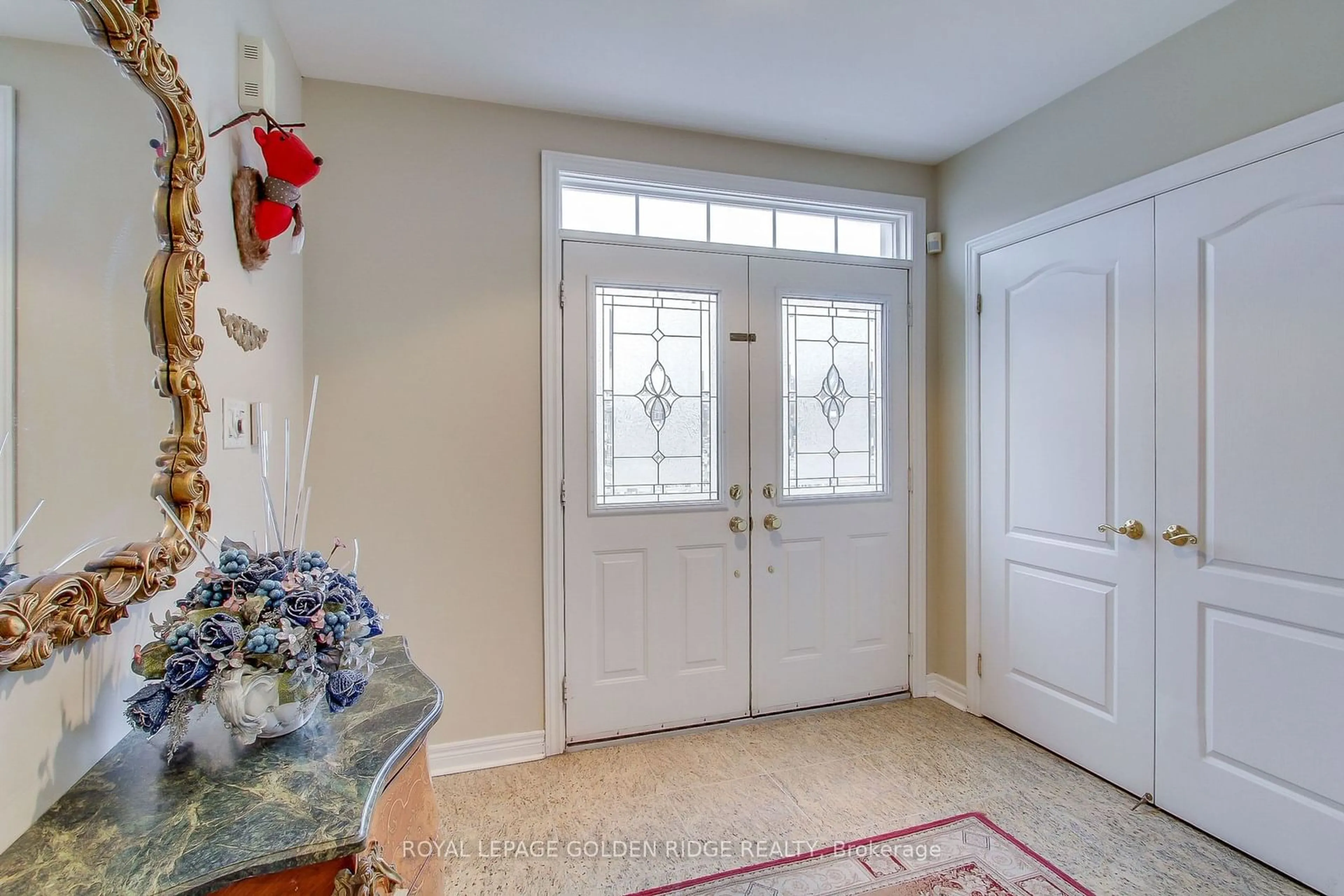 Indoor entryway, wood floors for 287 Frank Endean Rd, Richmond Hill Ontario L4S 2B9