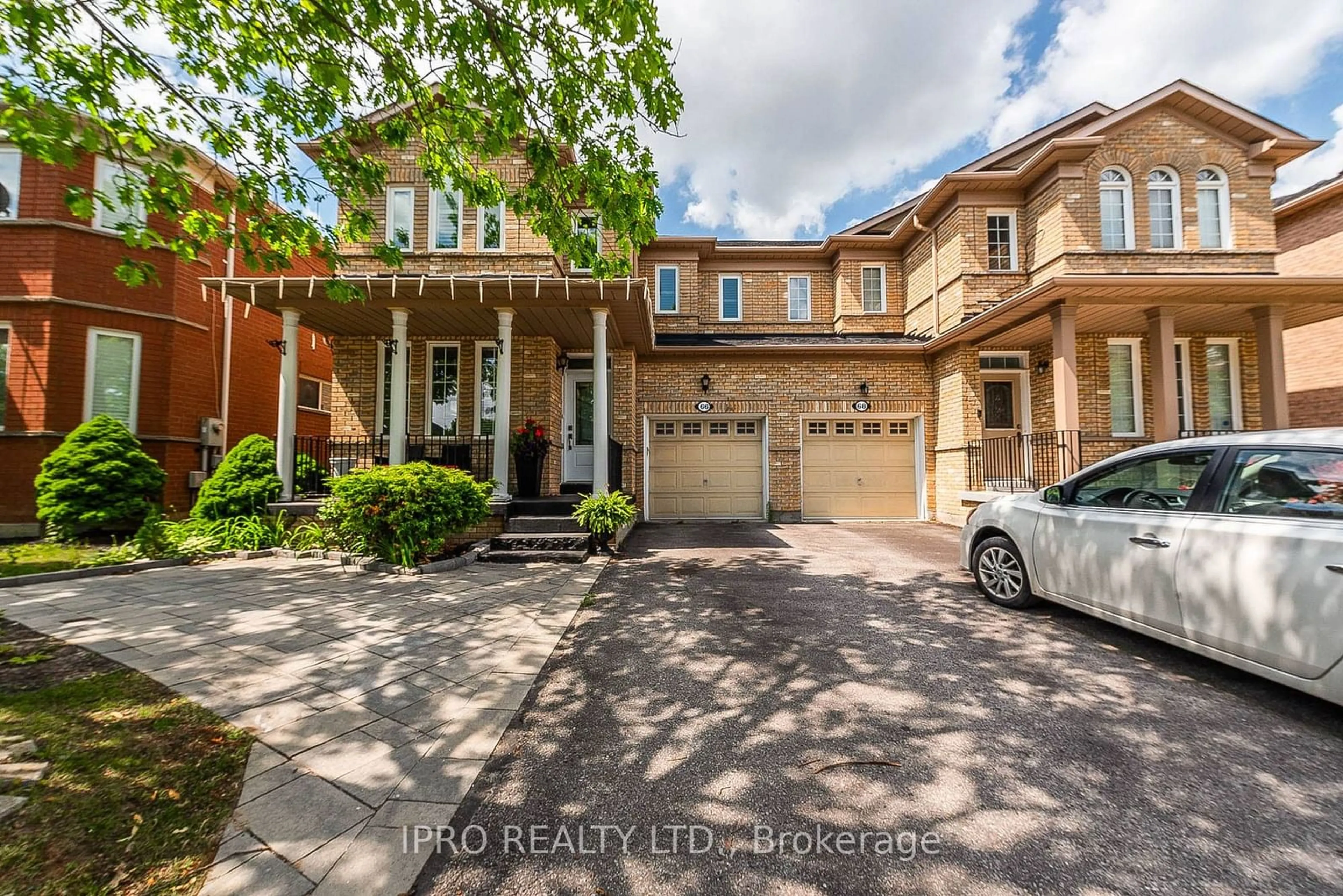 A pic from exterior of the house or condo, the street view for 66 Skylark Dr, Vaughan Ontario L4H 2C4