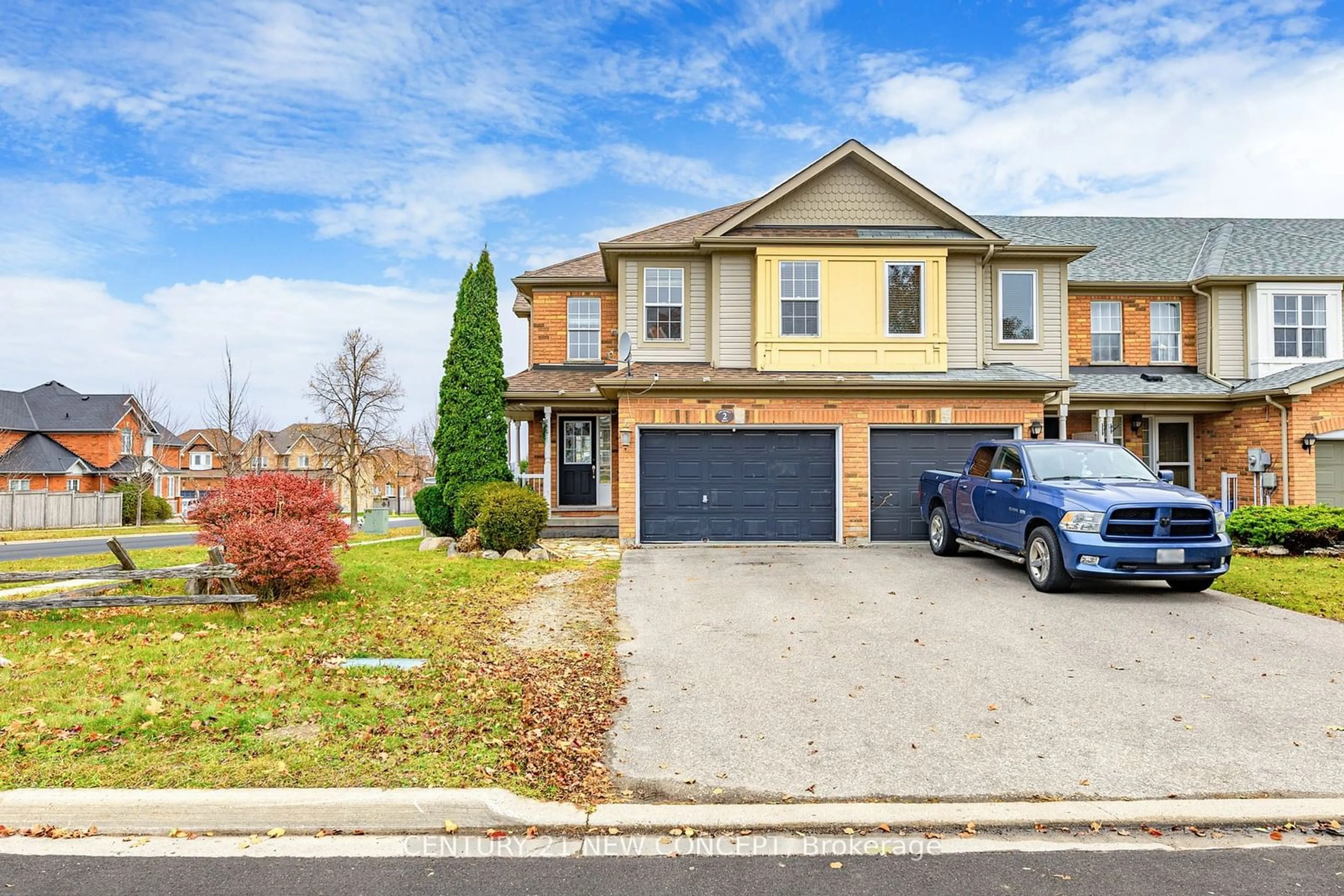 A pic from exterior of the house or condo, the street view for 2 Crittenden Dr, Georgina Ontario L4P 4E7