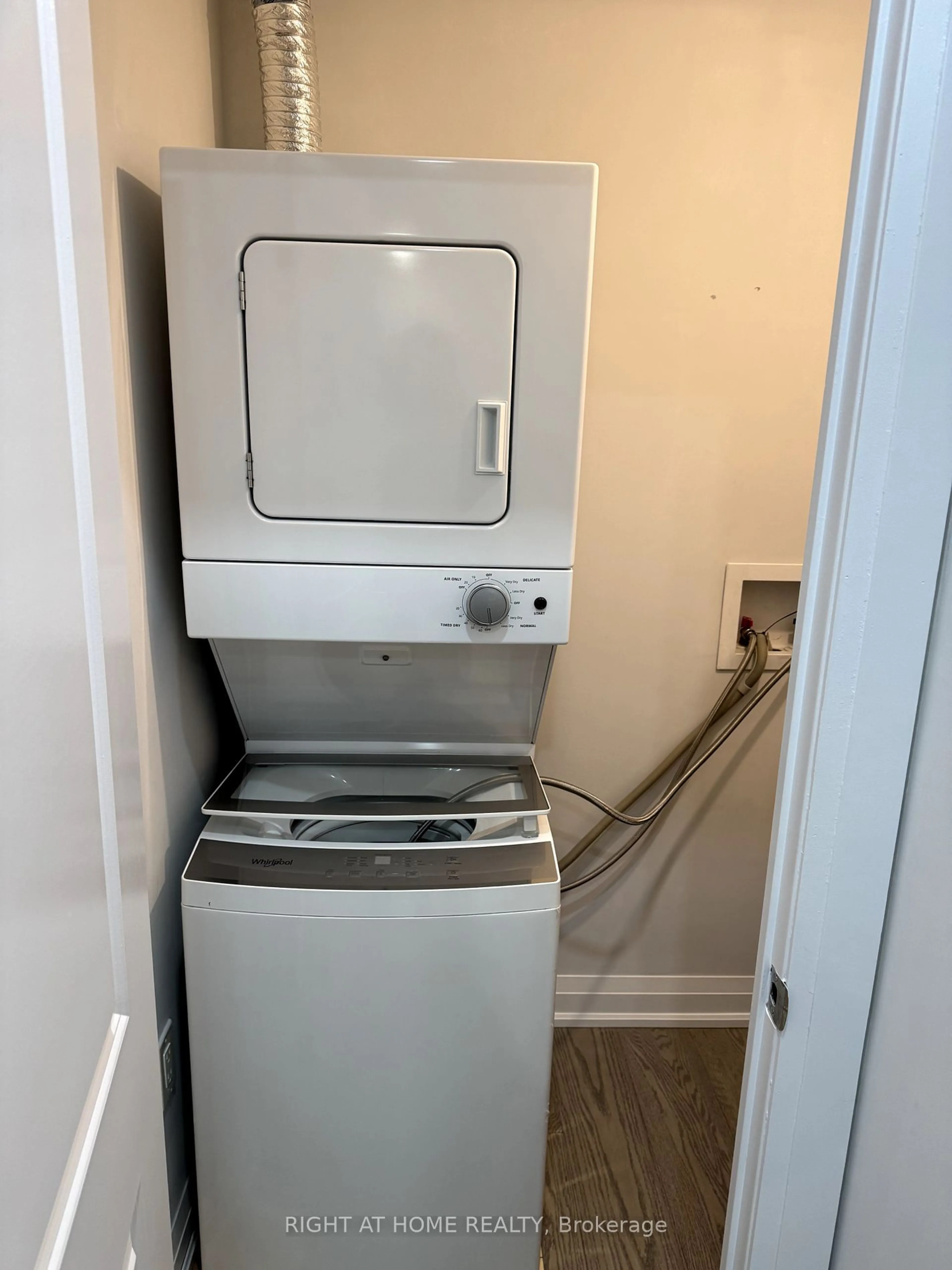 Washer and dryer for 5309 Highway 7 #702, Vaughan Ontario L4L 1T3