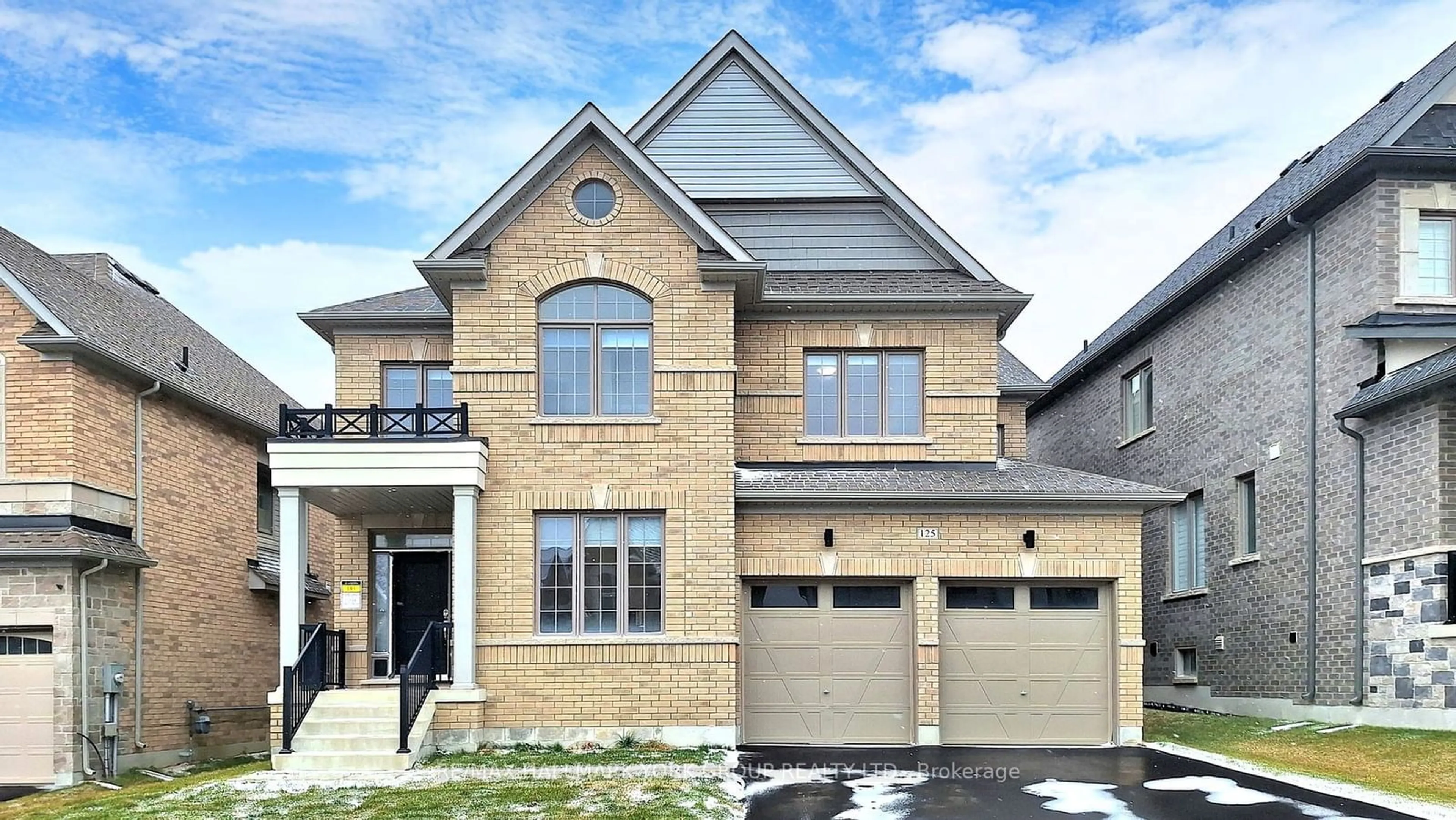 Home with brick exterior material for 125 Silk Twist Dr, East Gwillimbury Ontario L9N 0W1