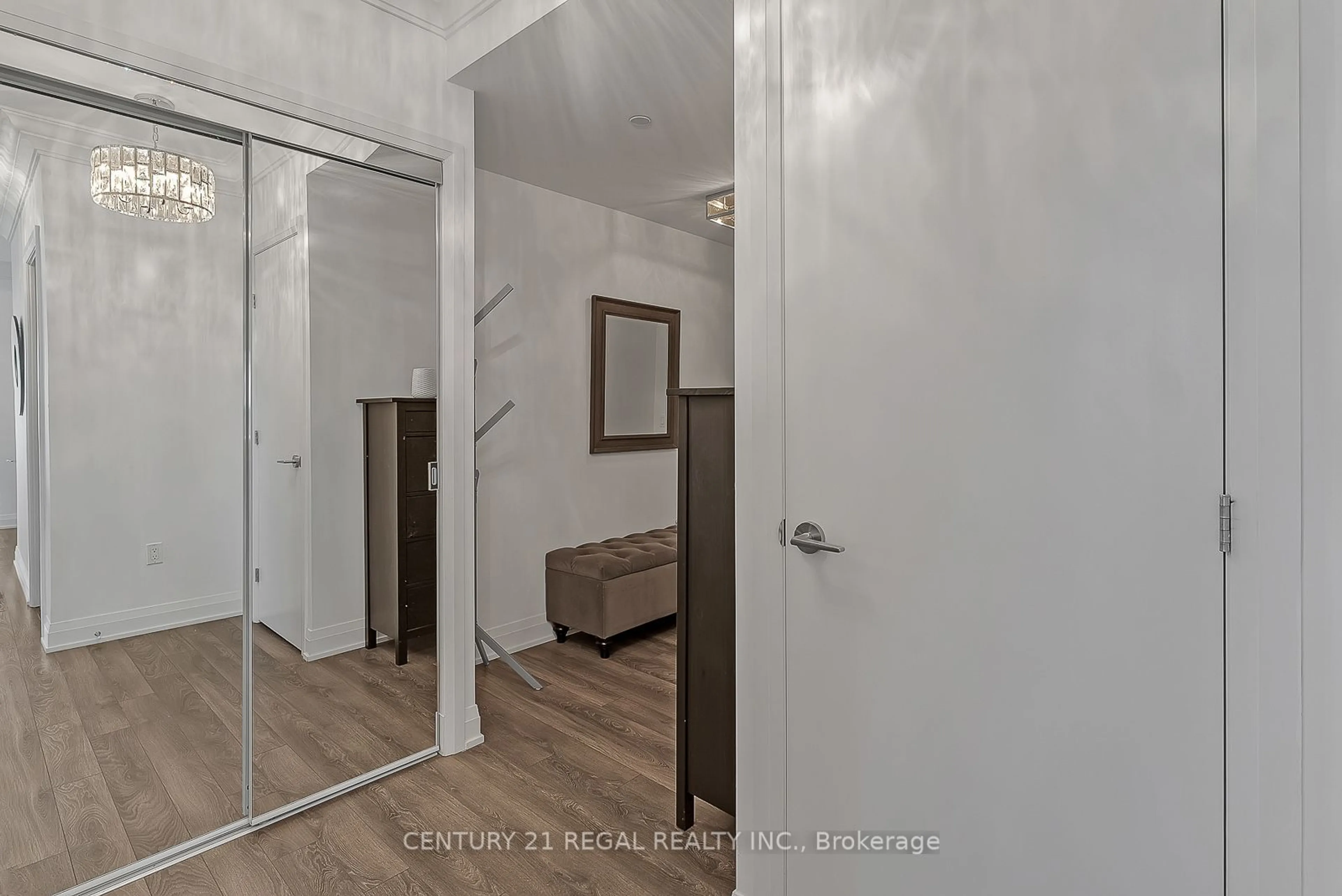 Indoor entryway, wood floors for 4800 Highway 7 #514, Vaughan Ontario L4L 1H8