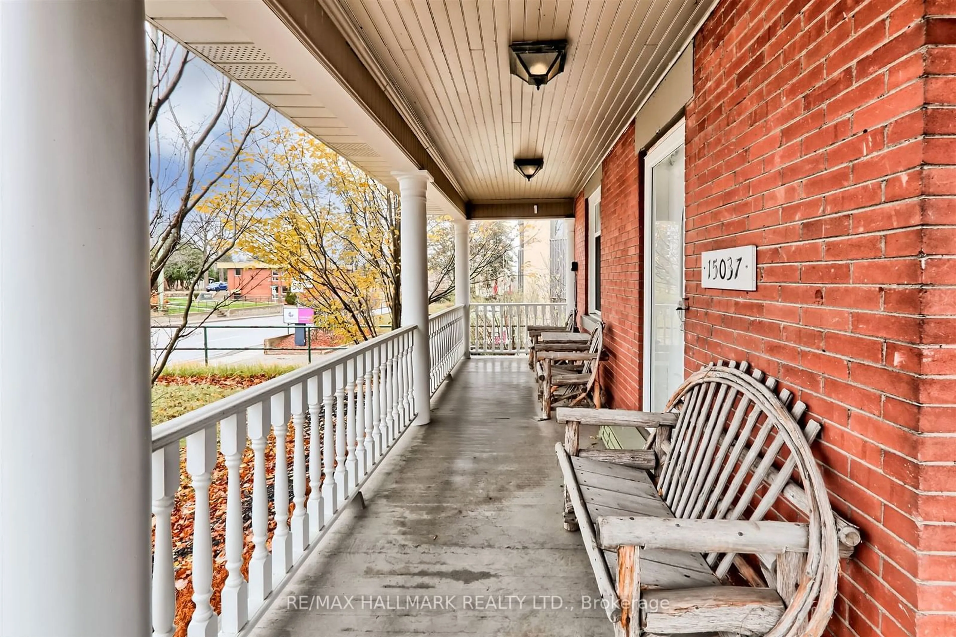 Patio, the street view for 15037 Yonge St, Aurora Ontario L4G 1M3