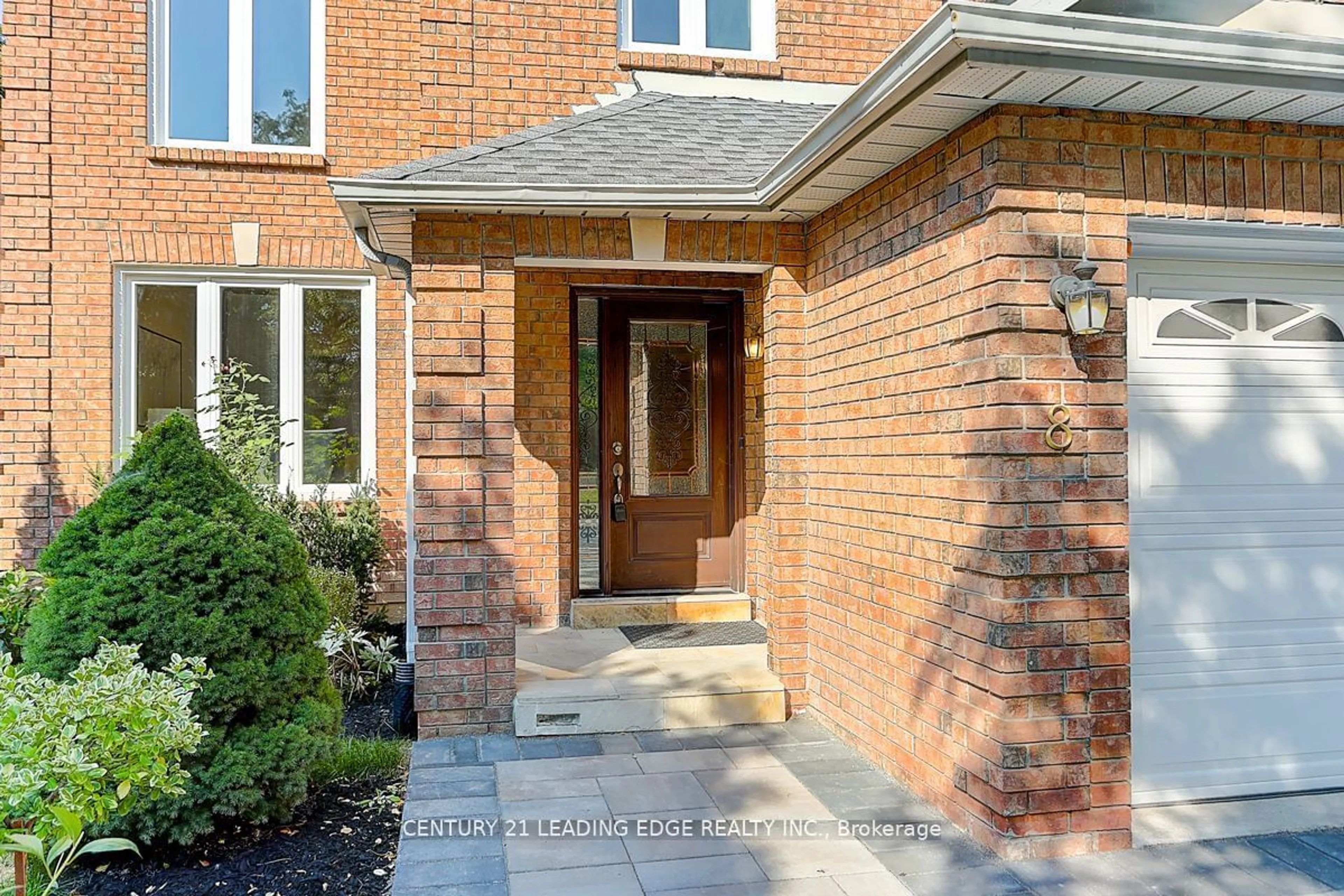 Home with brick exterior material for 8 Ashdown Cres, Richmond Hill Ontario L4B 1Z5