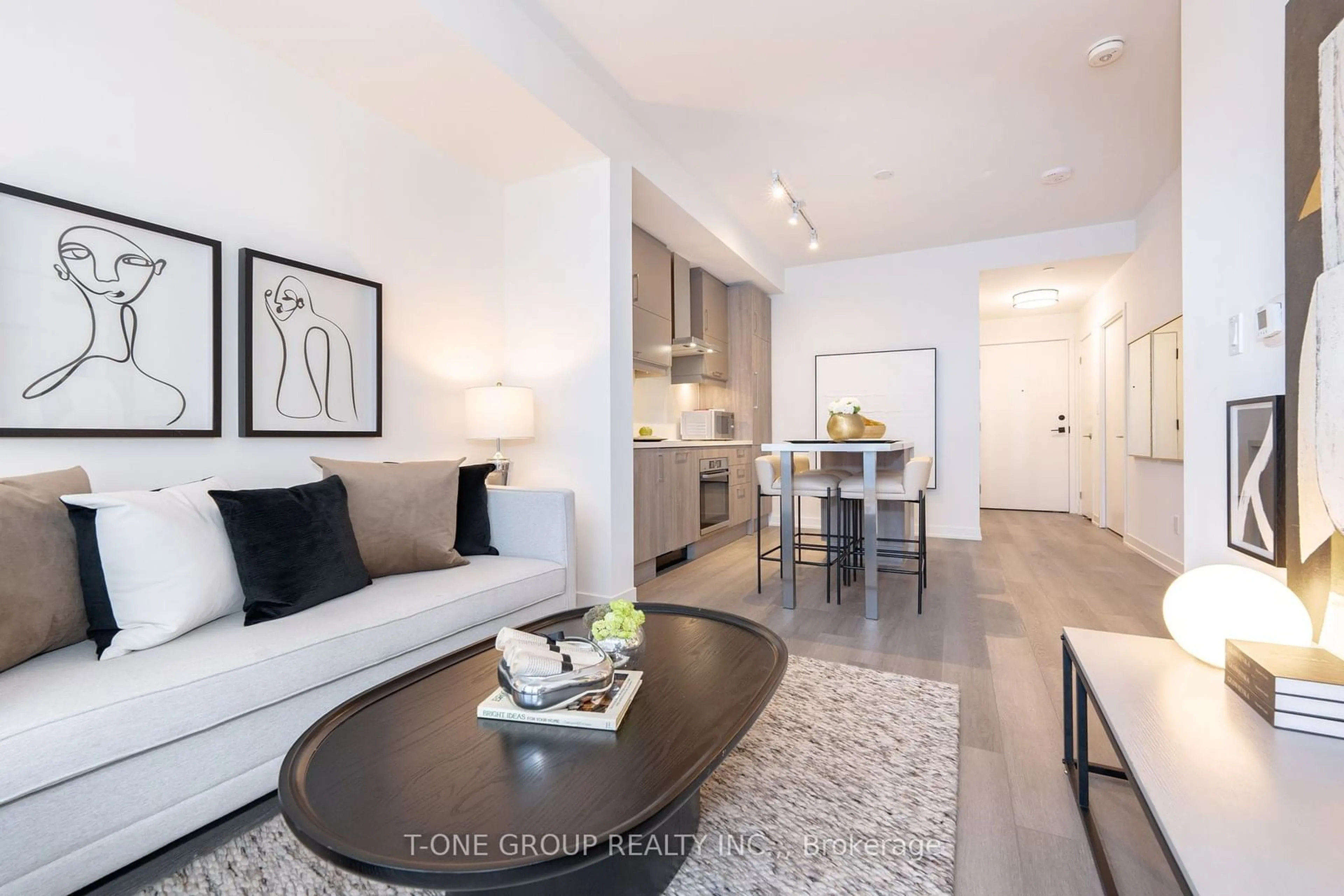 Living room, wood floors for 292 Verdale Crossing #709, Markham Ontario L6G 0H6