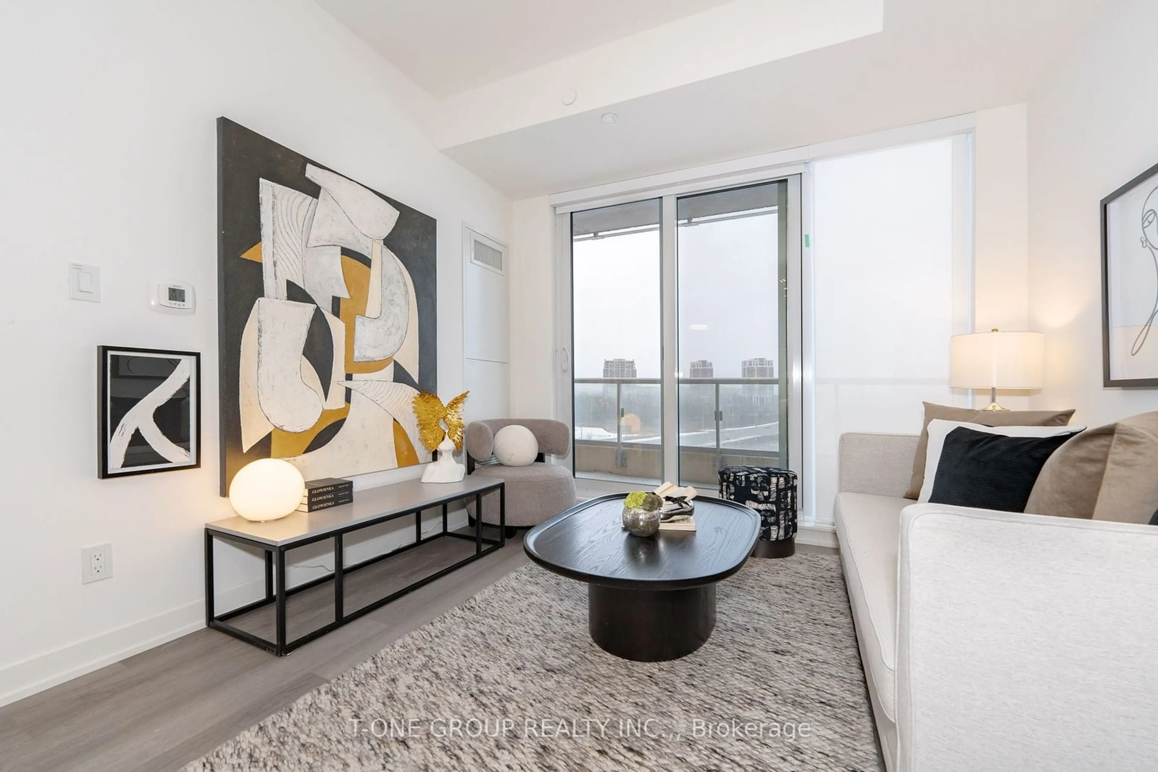 Living room, carpet floors for 292 Verdale Crossing #709, Markham Ontario L6G 0H6