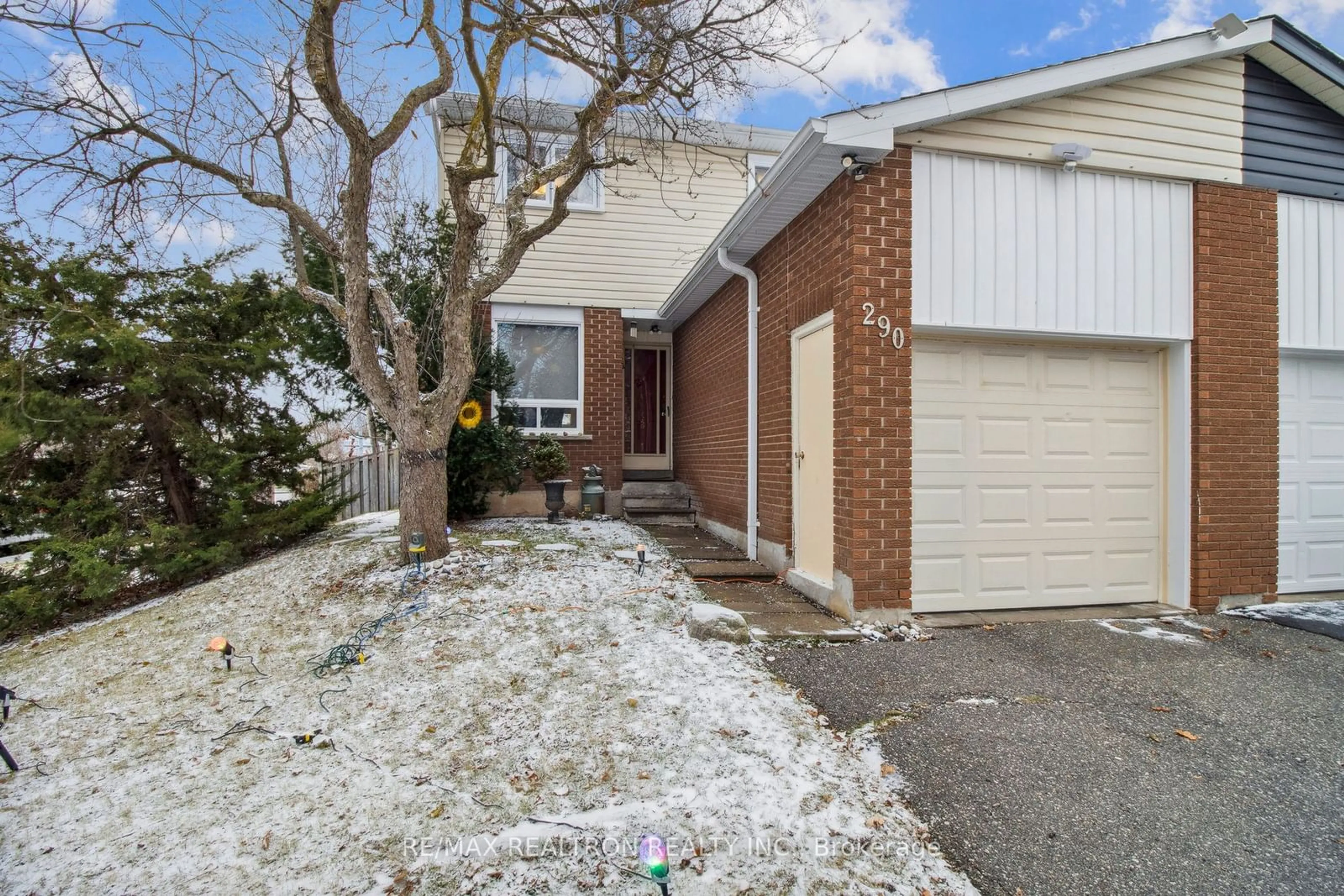 Home with brick exterior material, street for 290 Collings Ave, Bradford West Gwillimbury Ontario L3Z 1W3