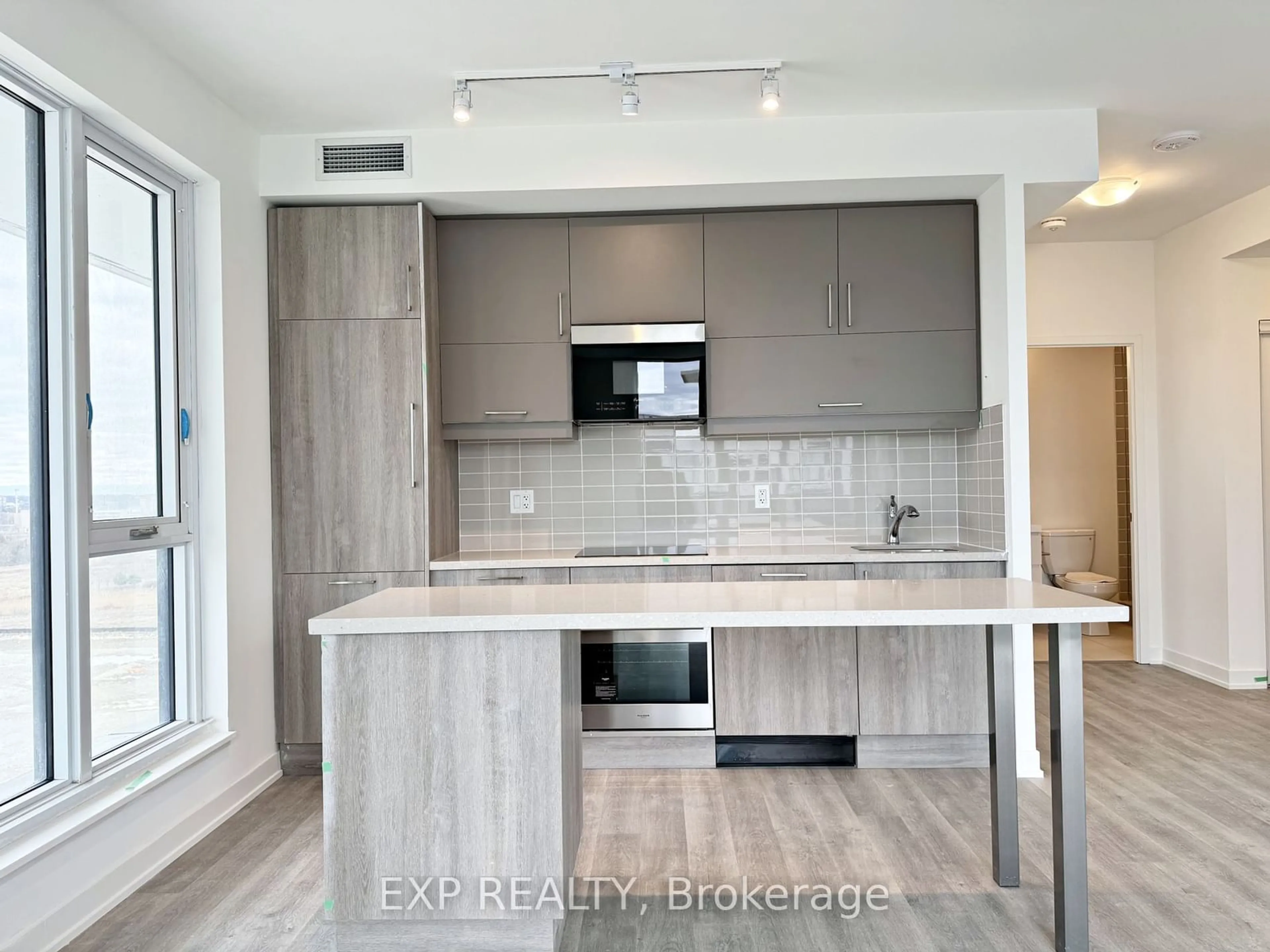 Contemporary kitchen, unknown for 292 Verdale Crossing #1104B, Markham Ontario L6G 1B3