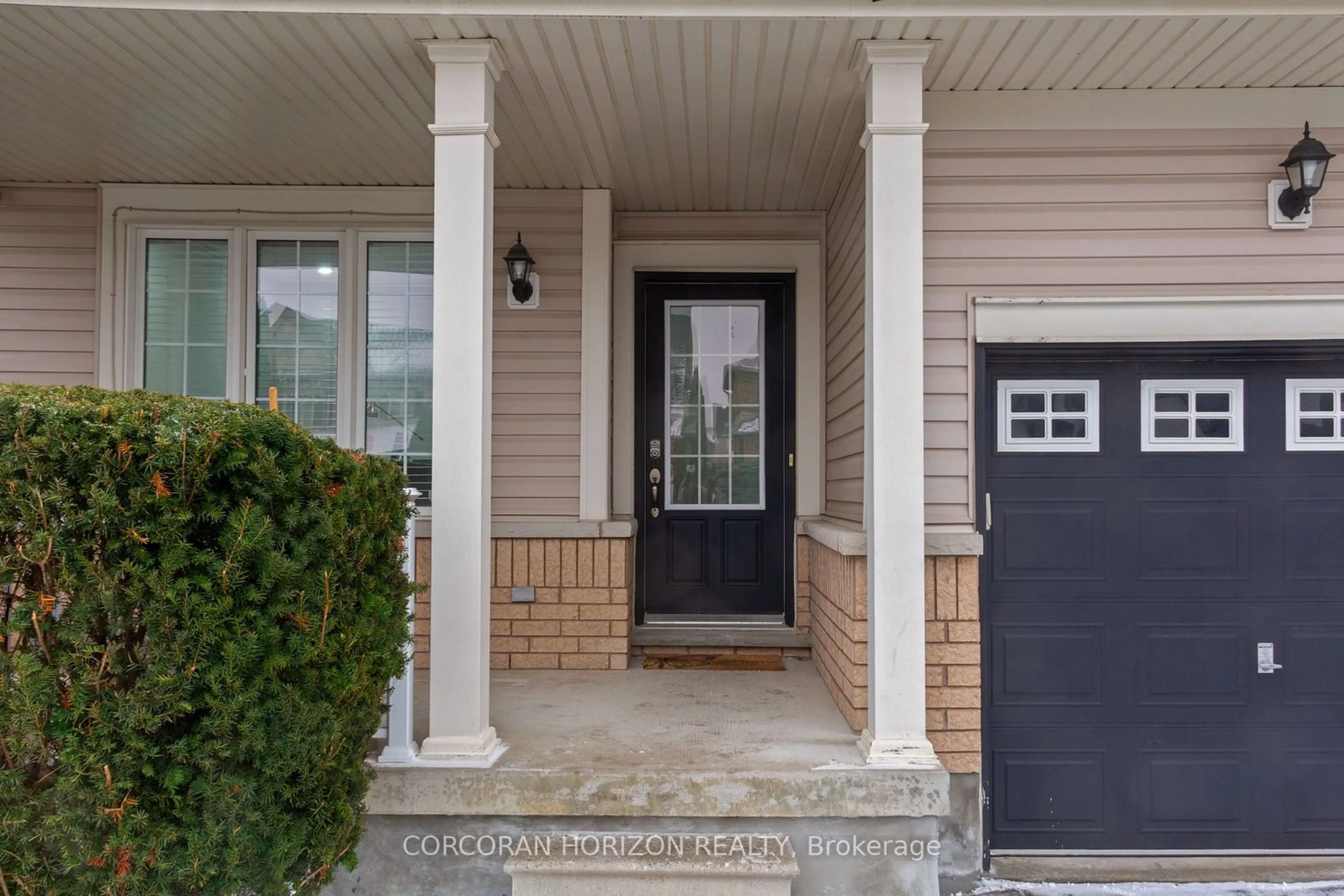 Indoor entryway for 69 West Park Ave, Bradford West Gwillimbury Ontario L3Z 0A7