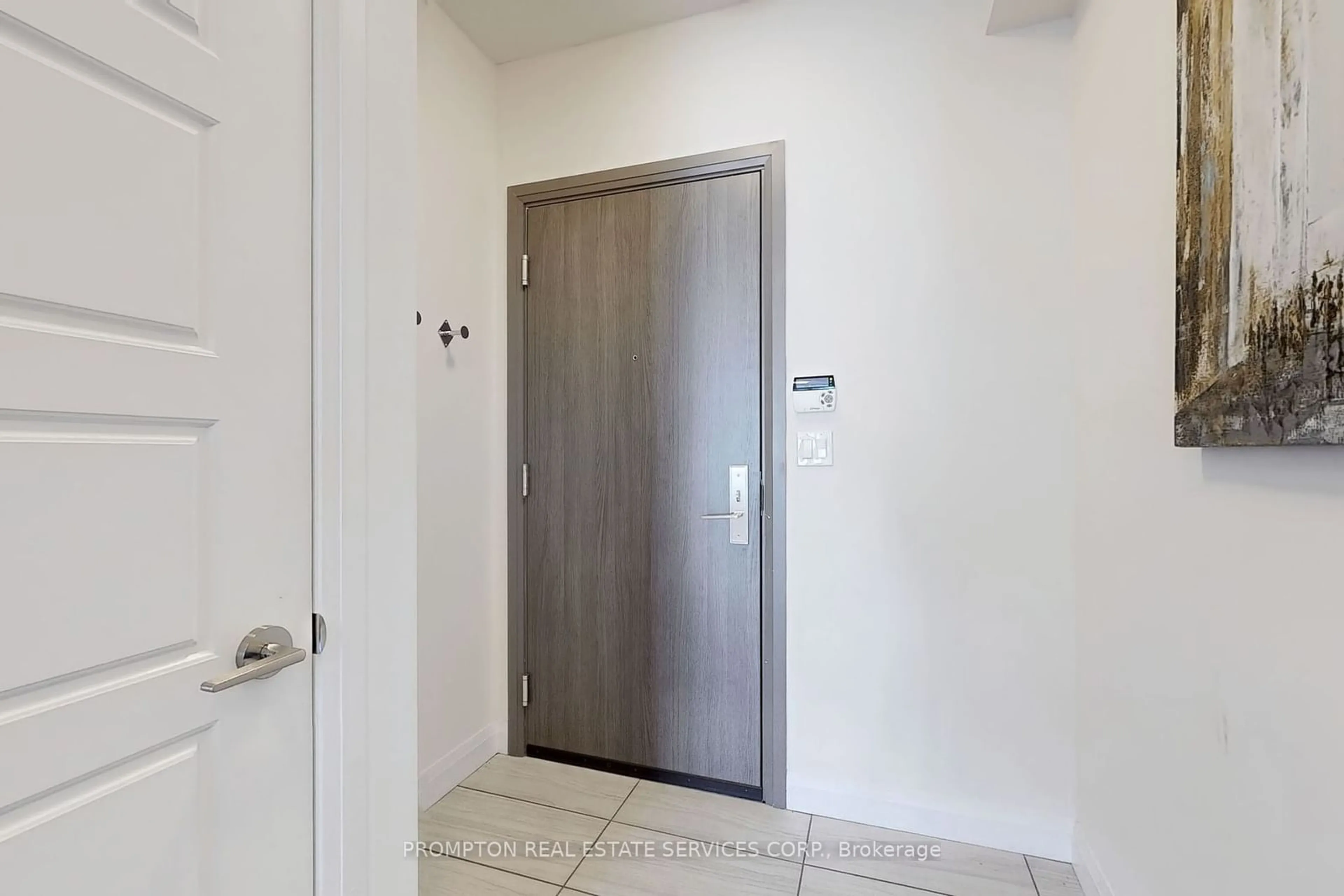 Indoor entryway for 15 Water Walk Dr #528, Markham Ontario L6G 0G2