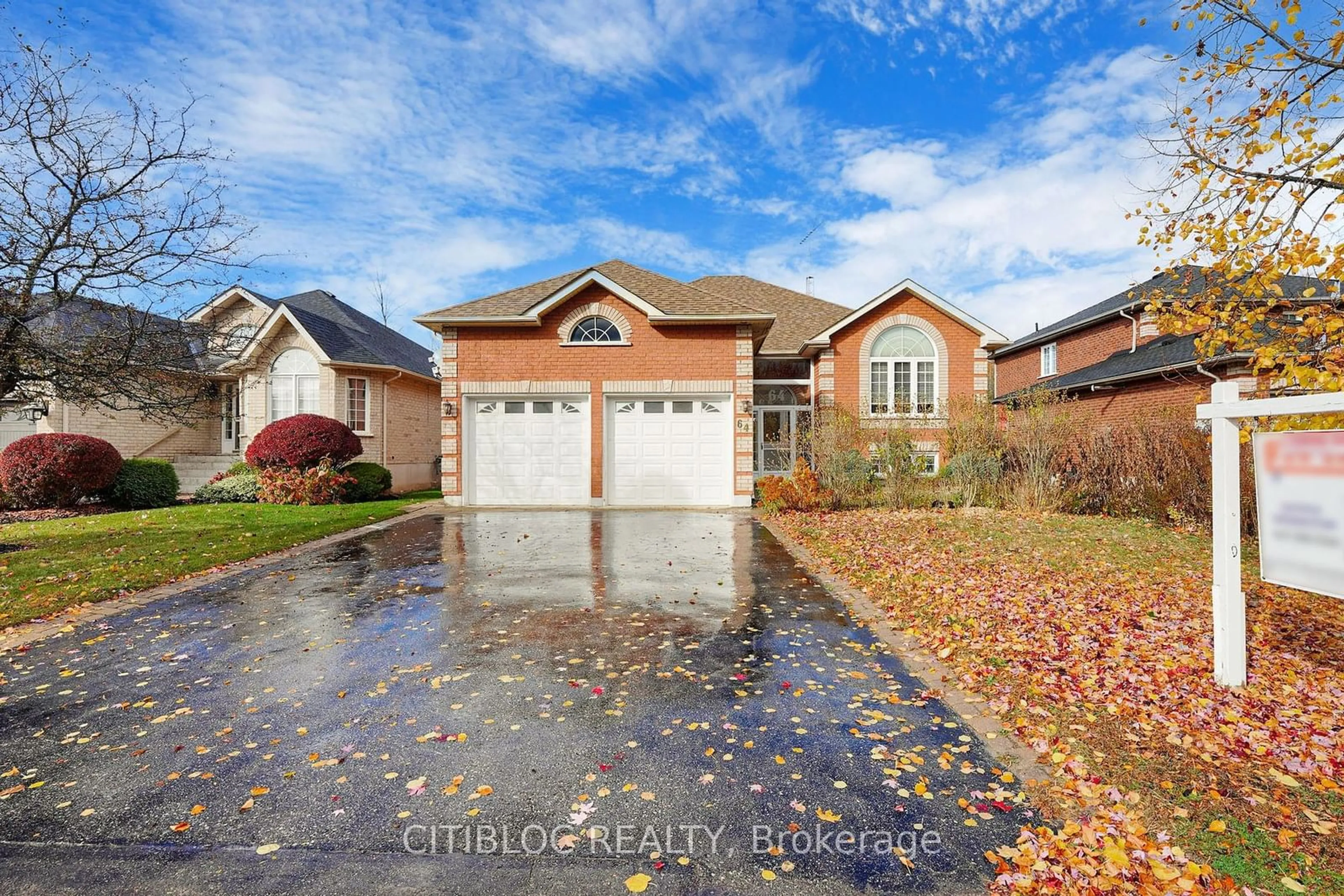 Frontside or backside of a home, the street view for 64 Ferncroft Dr, Georgina Ontario L4P 4G6