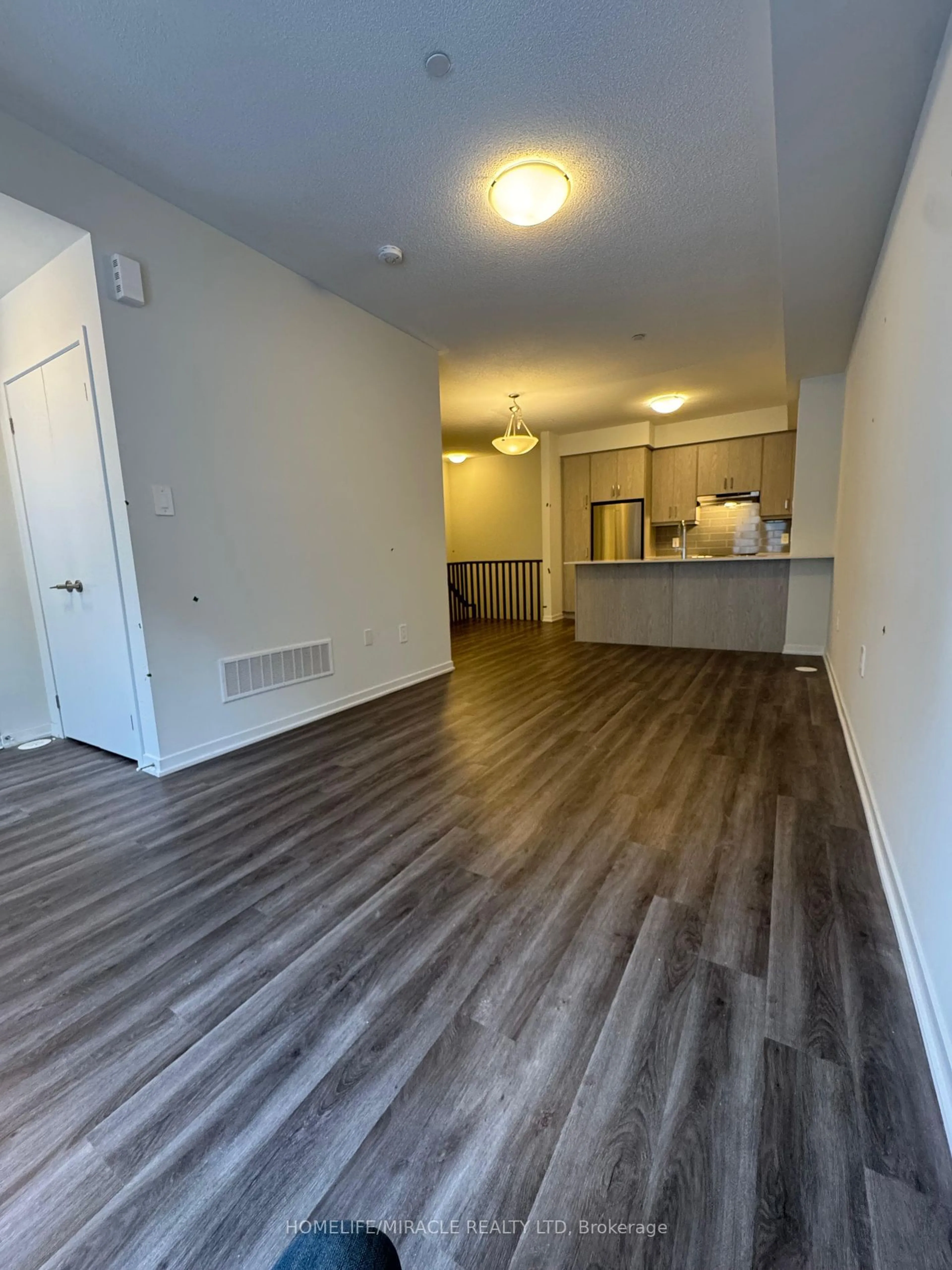 A pic of a room, unknown floor for 31 Honeycrisp Cres #64, Vaughan Ontario L4K 0N7