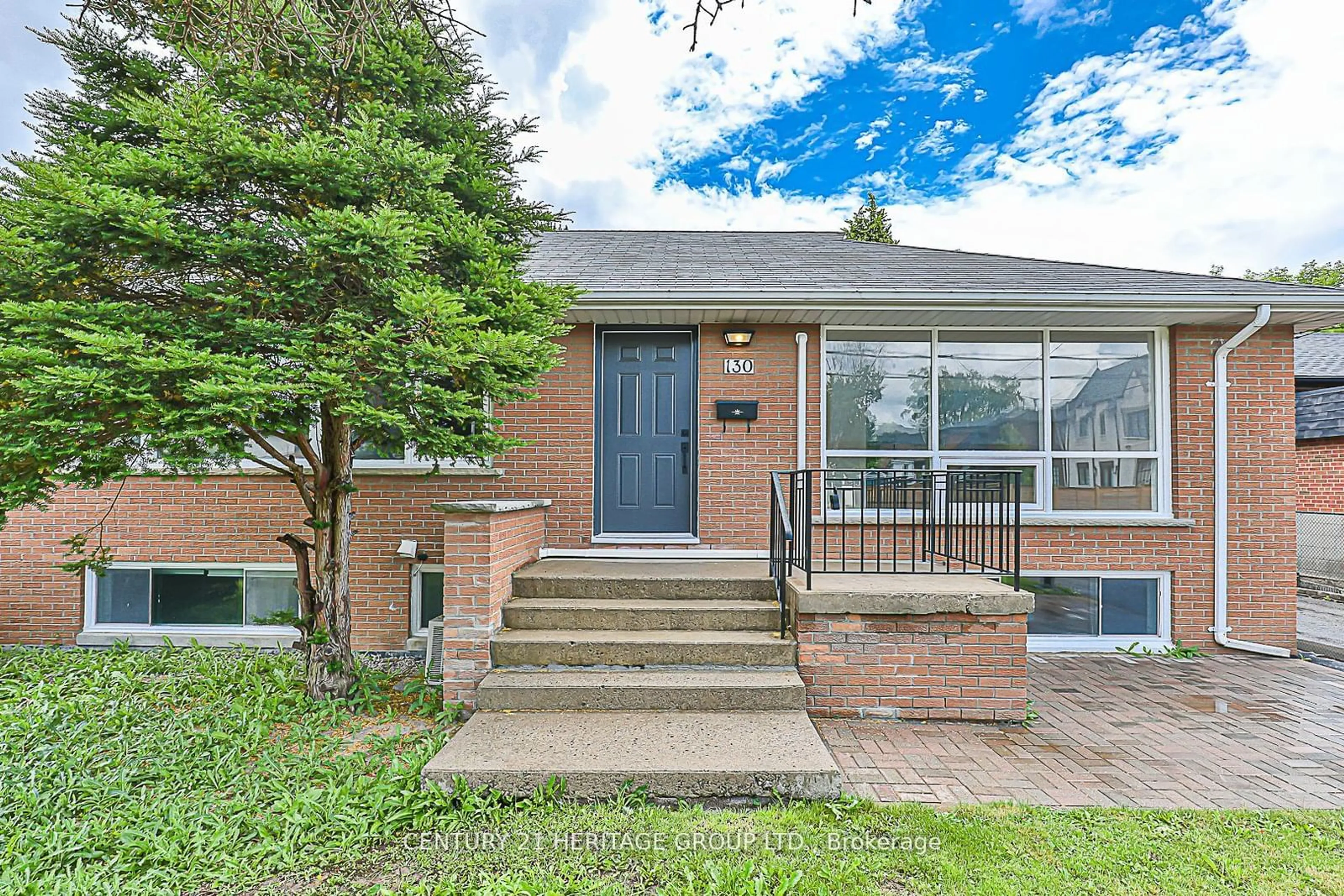 Home with brick exterior material for 130 Palmer Ave, Richmond Hill Ontario L4C 1N8