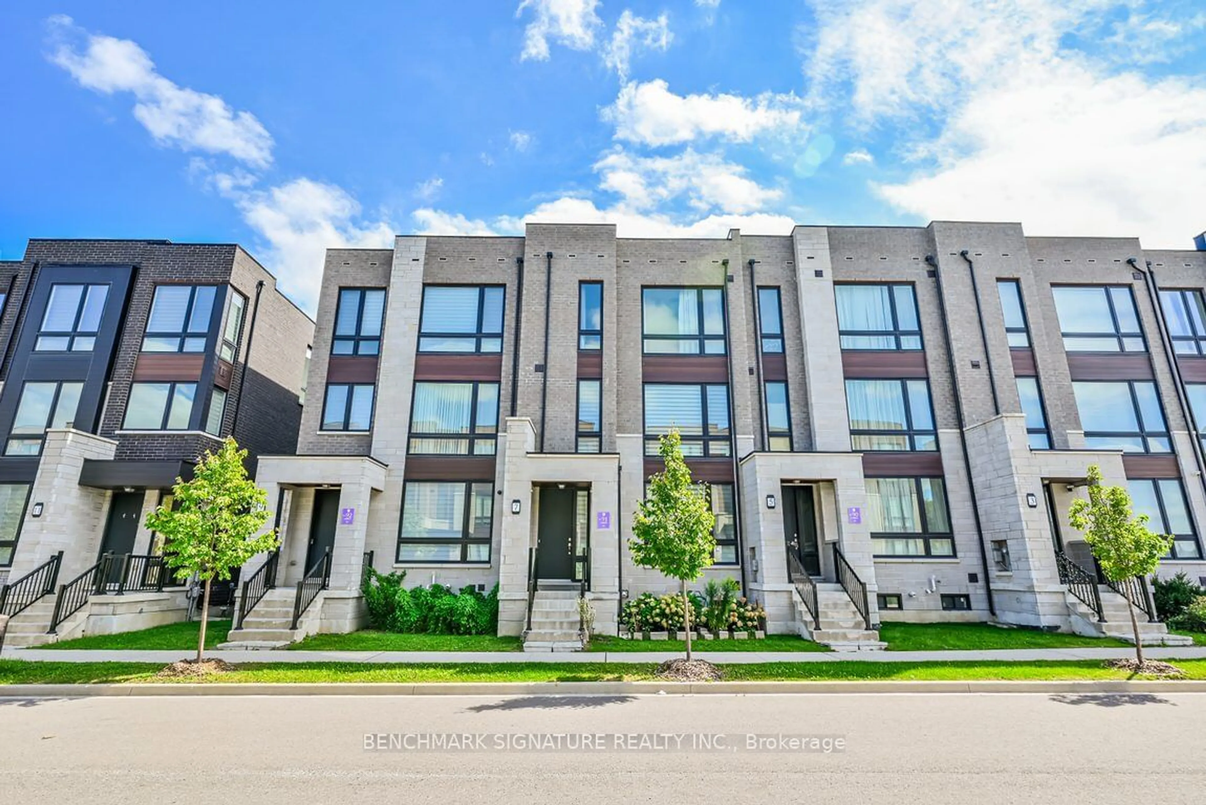 A pic from exterior of the house or condo, the front or back of building for 7 Rumney St, Markham Ontario L6C 0Z6