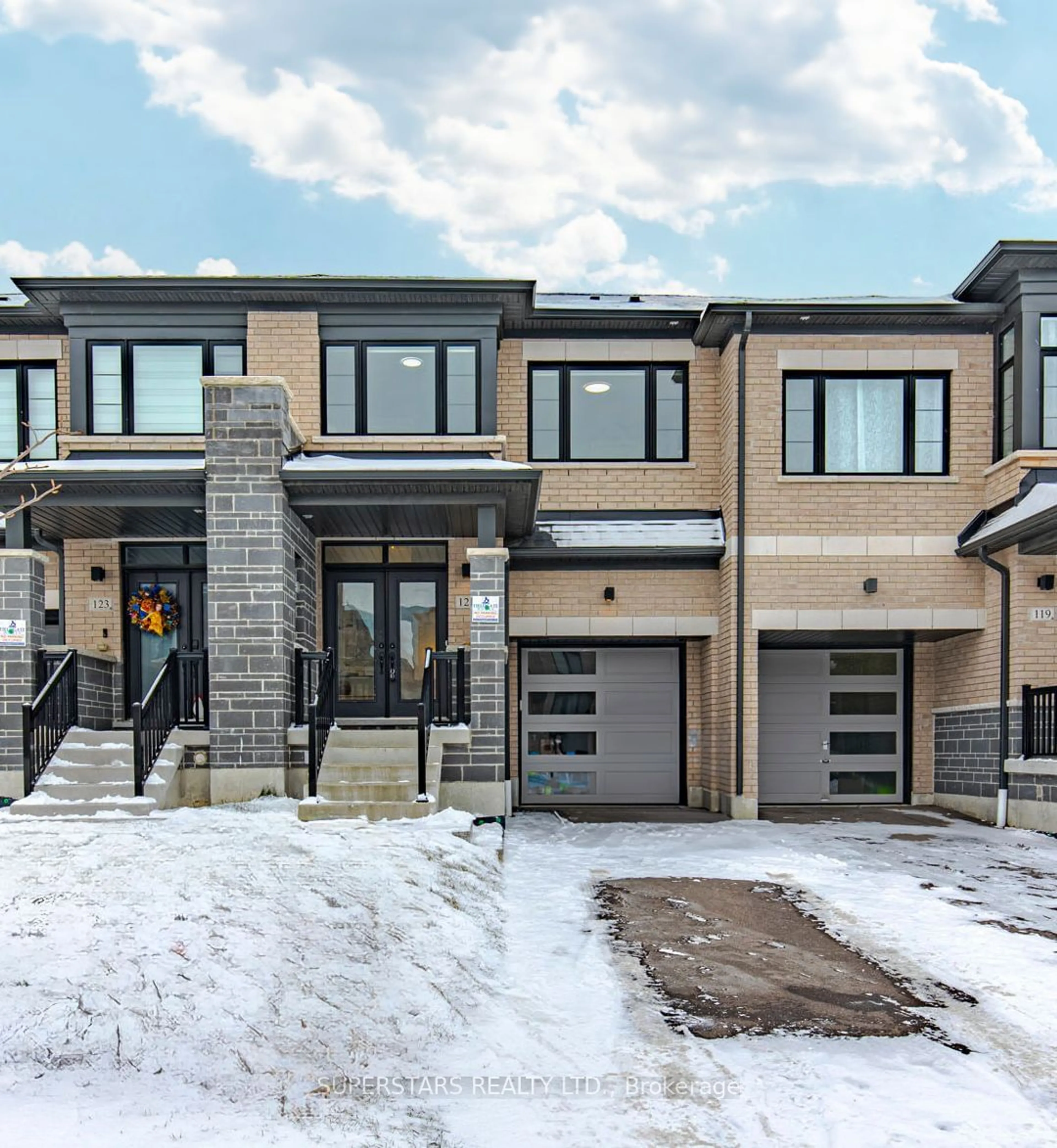 A pic from exterior of the house or condo, mountain for 121 Wesmina Ave, Whitchurch-Stouffville Ontario L4A 4W5