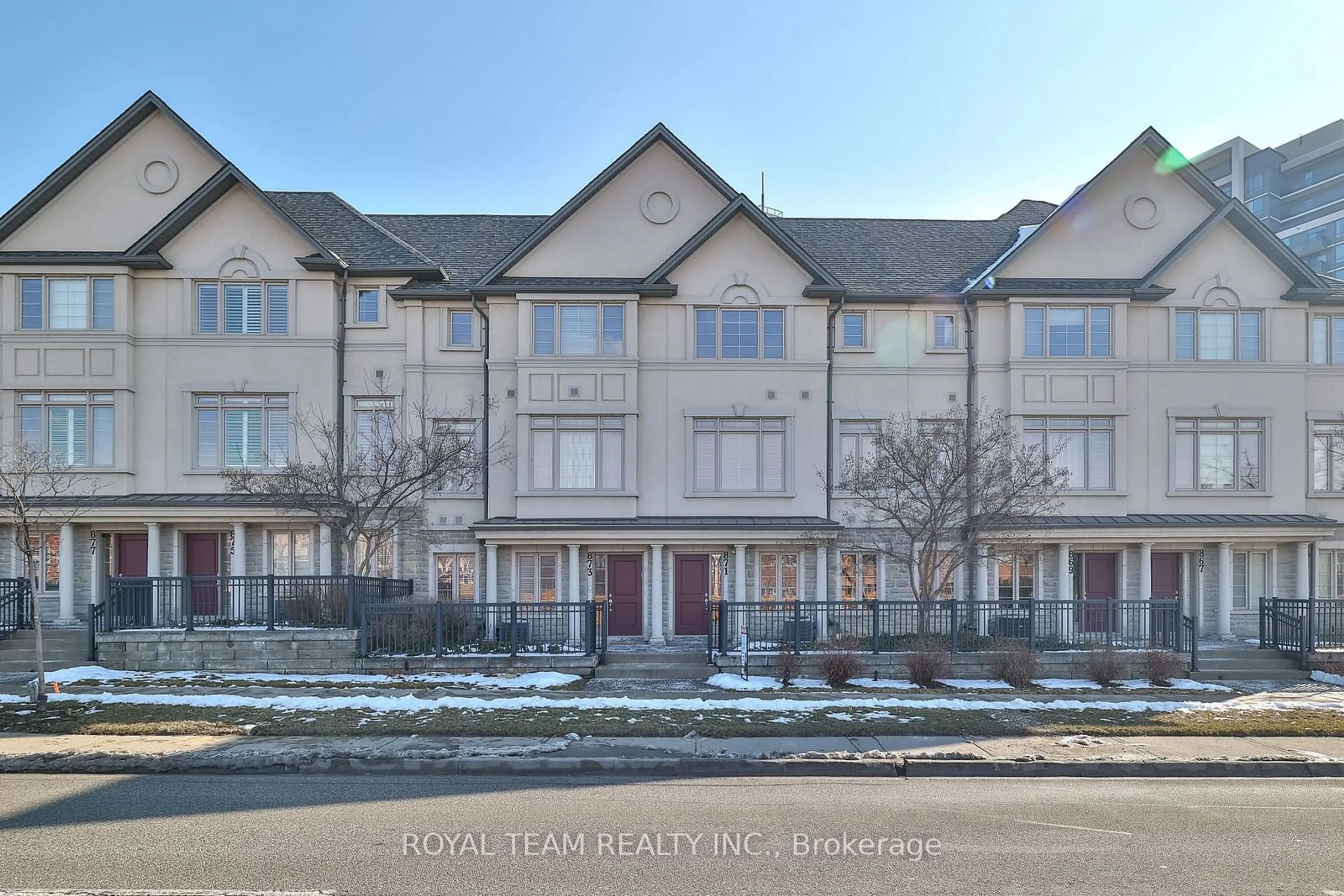 A pic from exterior of the house or condo, the street view for 871 New Westminster Dr #24, Vaughan Ontario L4J 0G8